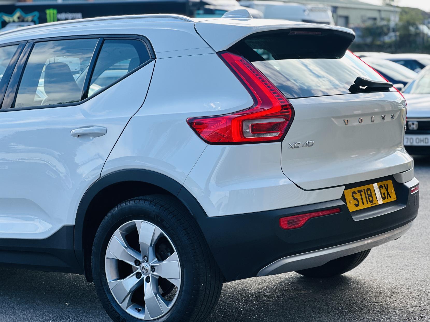 Volvo XC40 1.5 T3 Momentum SUV 5dr Petrol Manual Euro 6 (s/s) (156 ps)