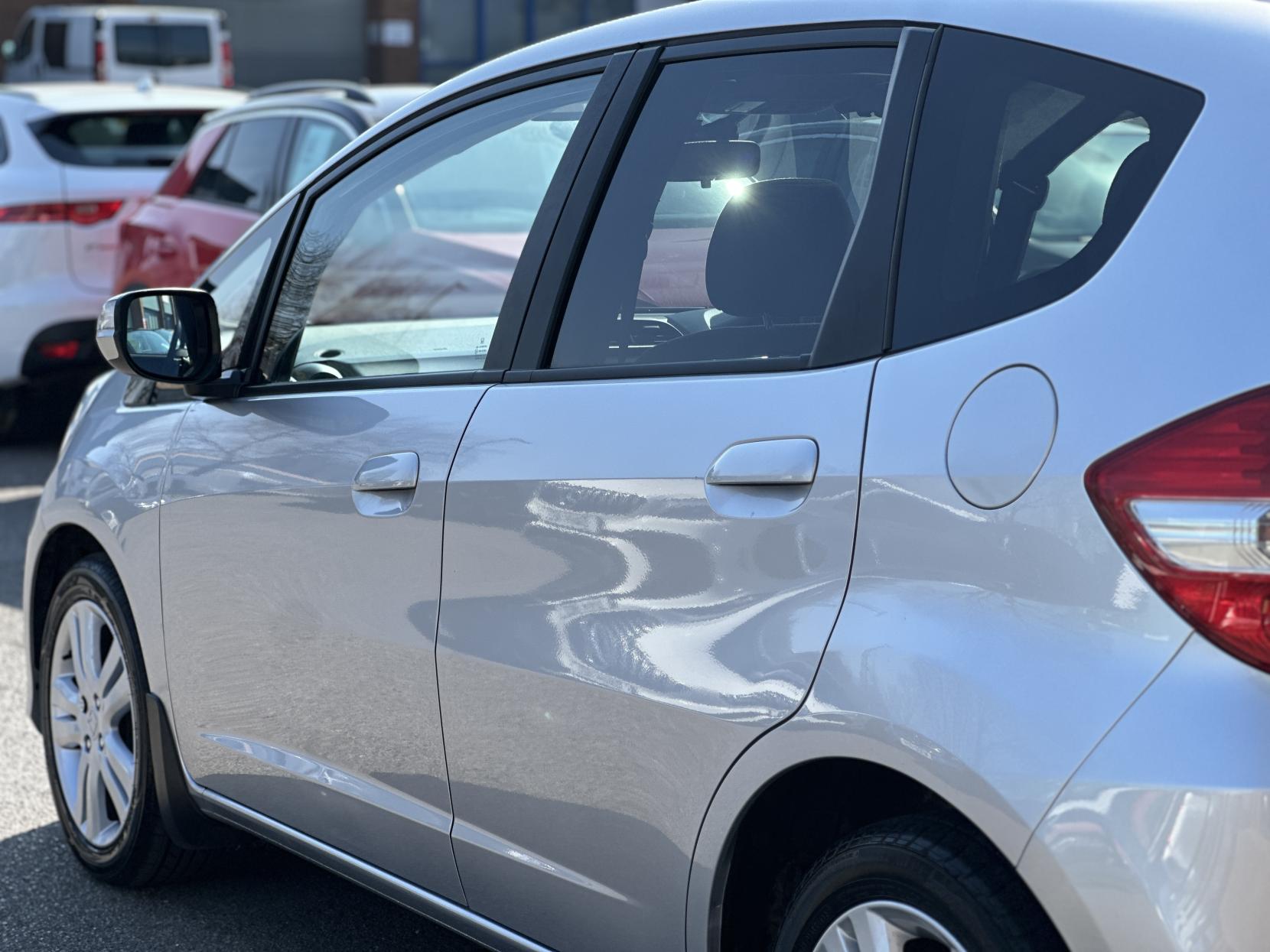 Honda Jazz 1.4 i-VTEC EX Hatchback 5dr Petrol CVT Euro 5 (99 ps)