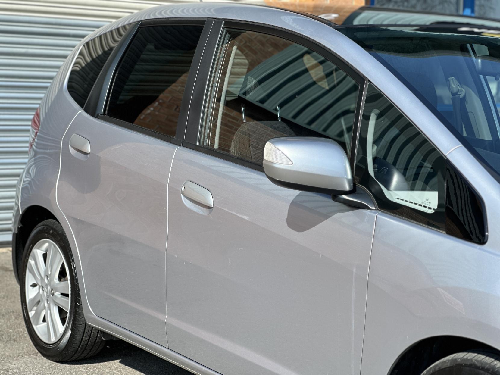 Honda Jazz 1.4 i-VTEC EX Hatchback 5dr Petrol CVT Euro 5 (99 ps)