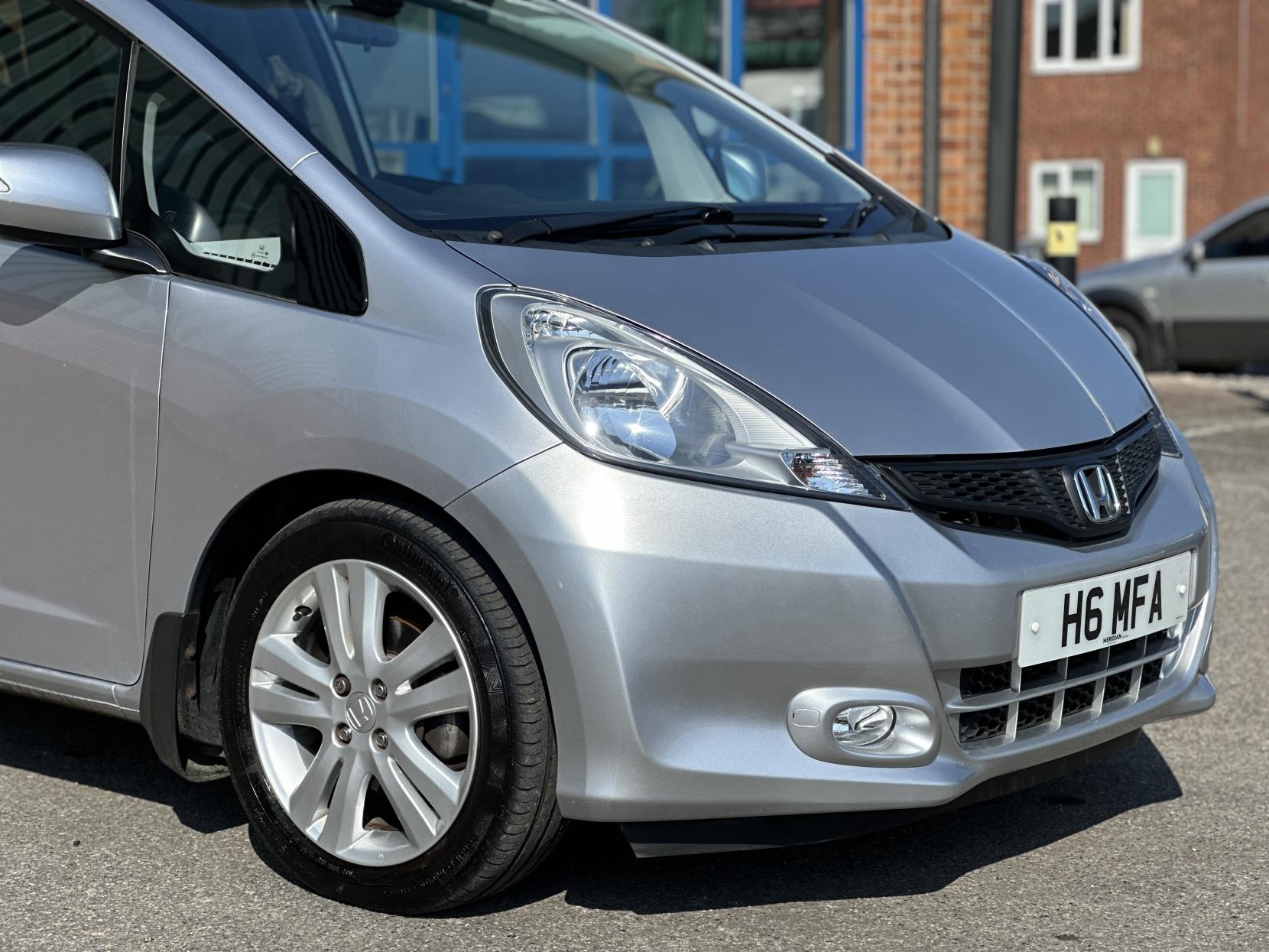 Honda Jazz 1.4 i-VTEC EX Hatchback 5dr Petrol CVT Euro 5 (99 ps)