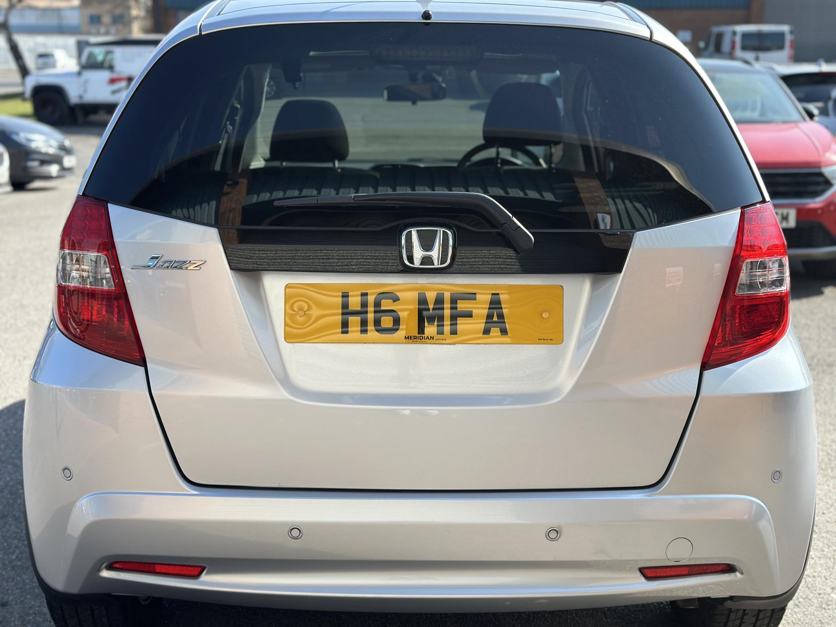 Honda Jazz 1.4 i-VTEC EX Hatchback 5dr Petrol CVT Euro 5 (99 ps)
