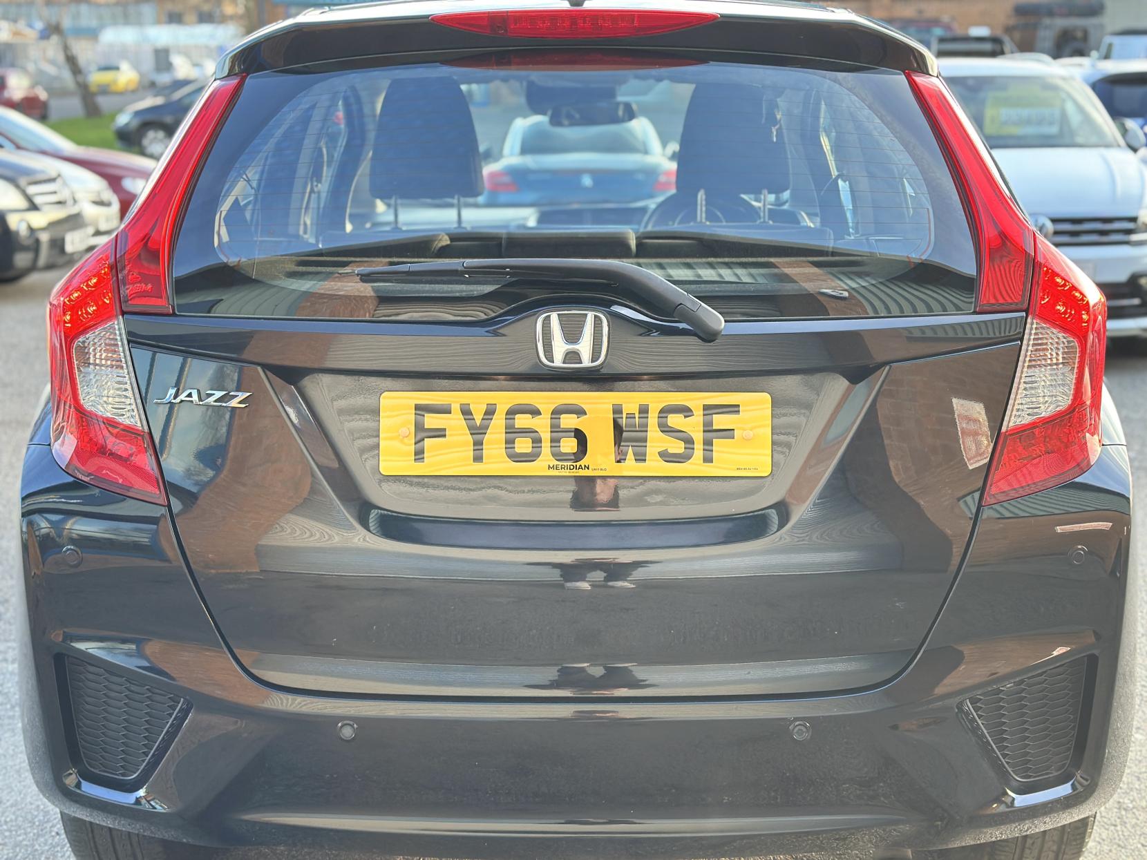 Honda Jazz 1.3 i-VTEC SE Hatchback 5dr Petrol Manual Euro 6 (s/s) (102 ps)