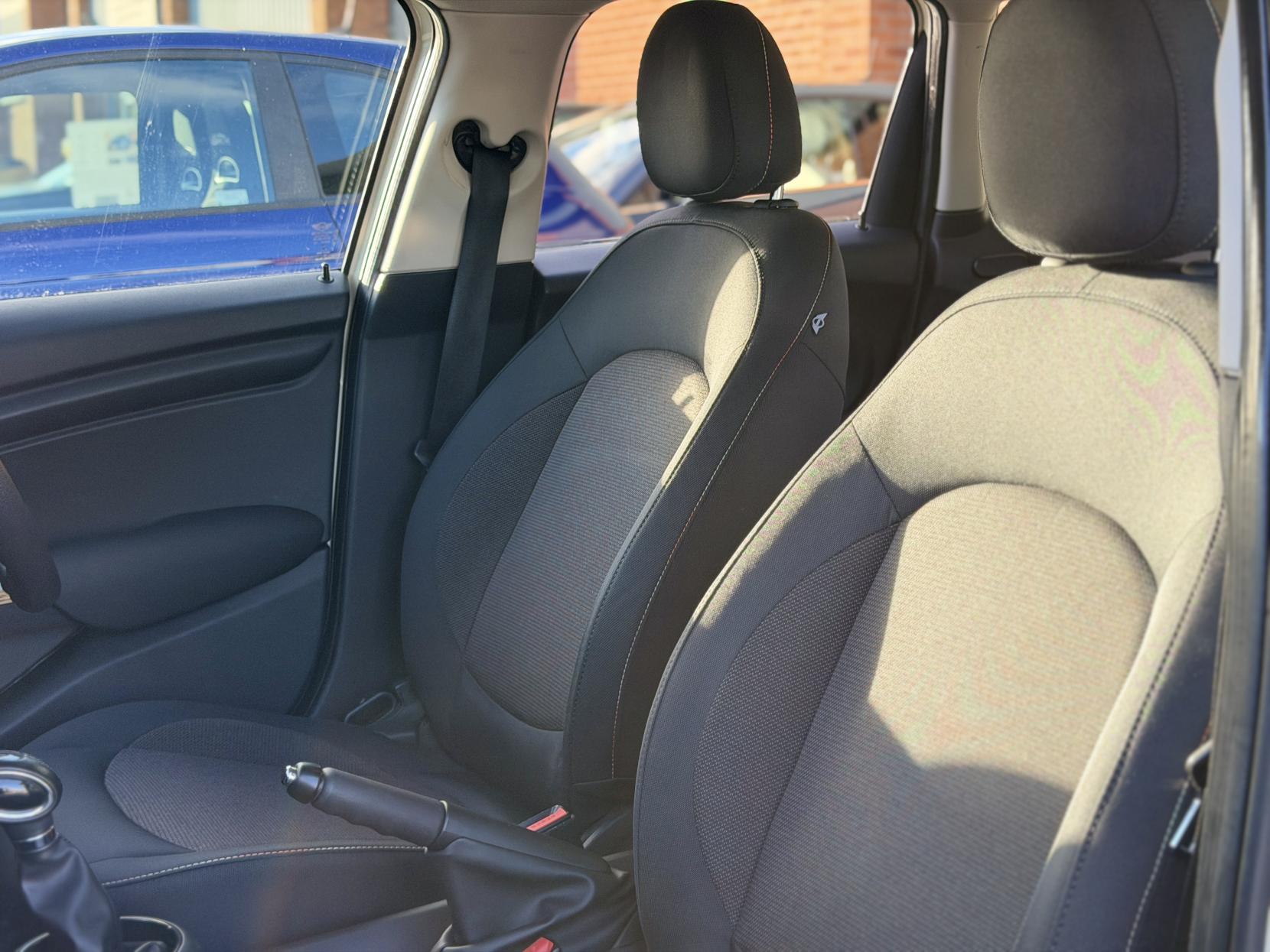 MINI Hatch 1.2 One Hatchback 5dr Petrol Auto Euro 6 (s/s) (102 ps)