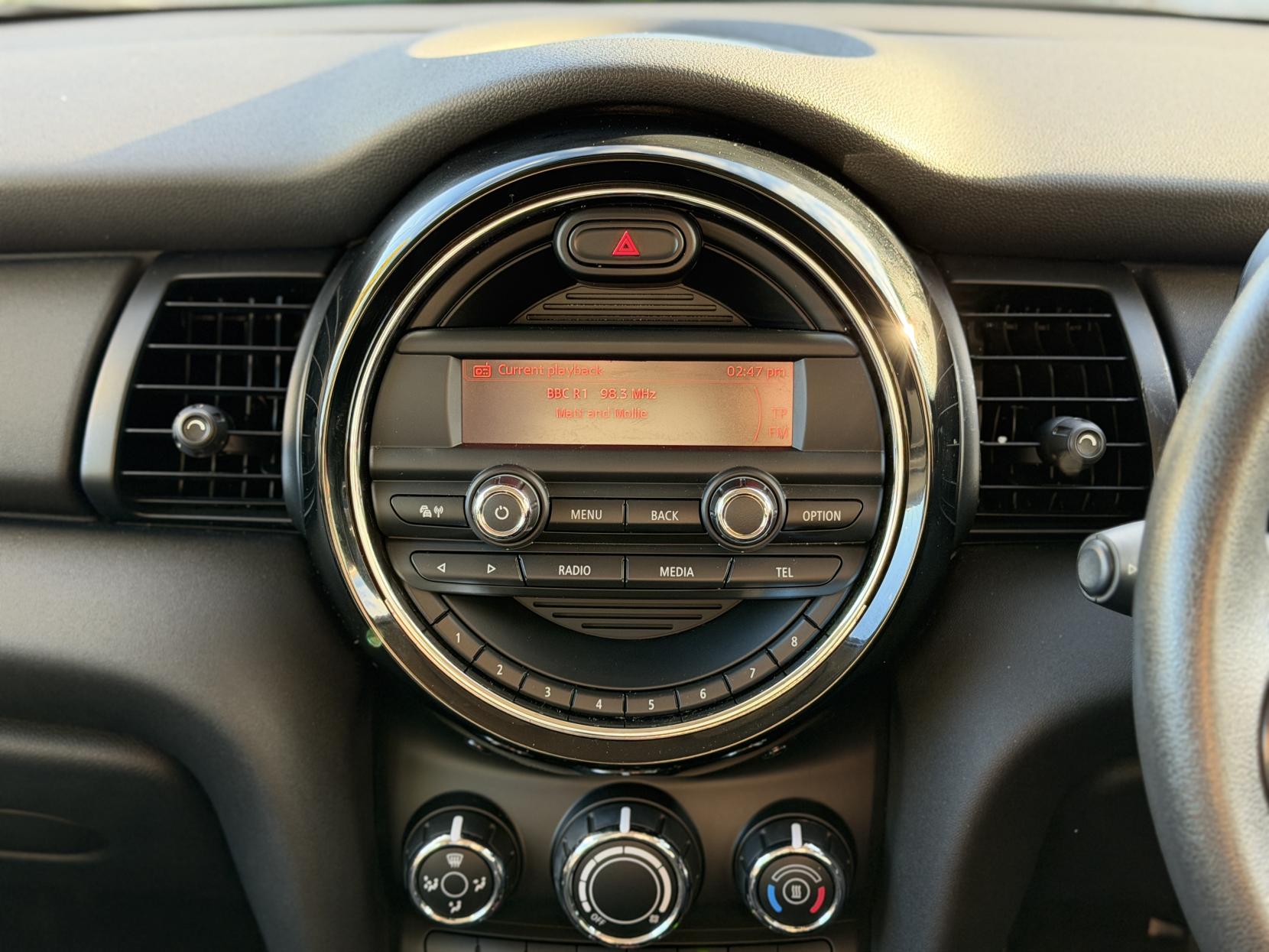 MINI Hatch 1.2 One Hatchback 5dr Petrol Auto Euro 6 (s/s) (102 ps)