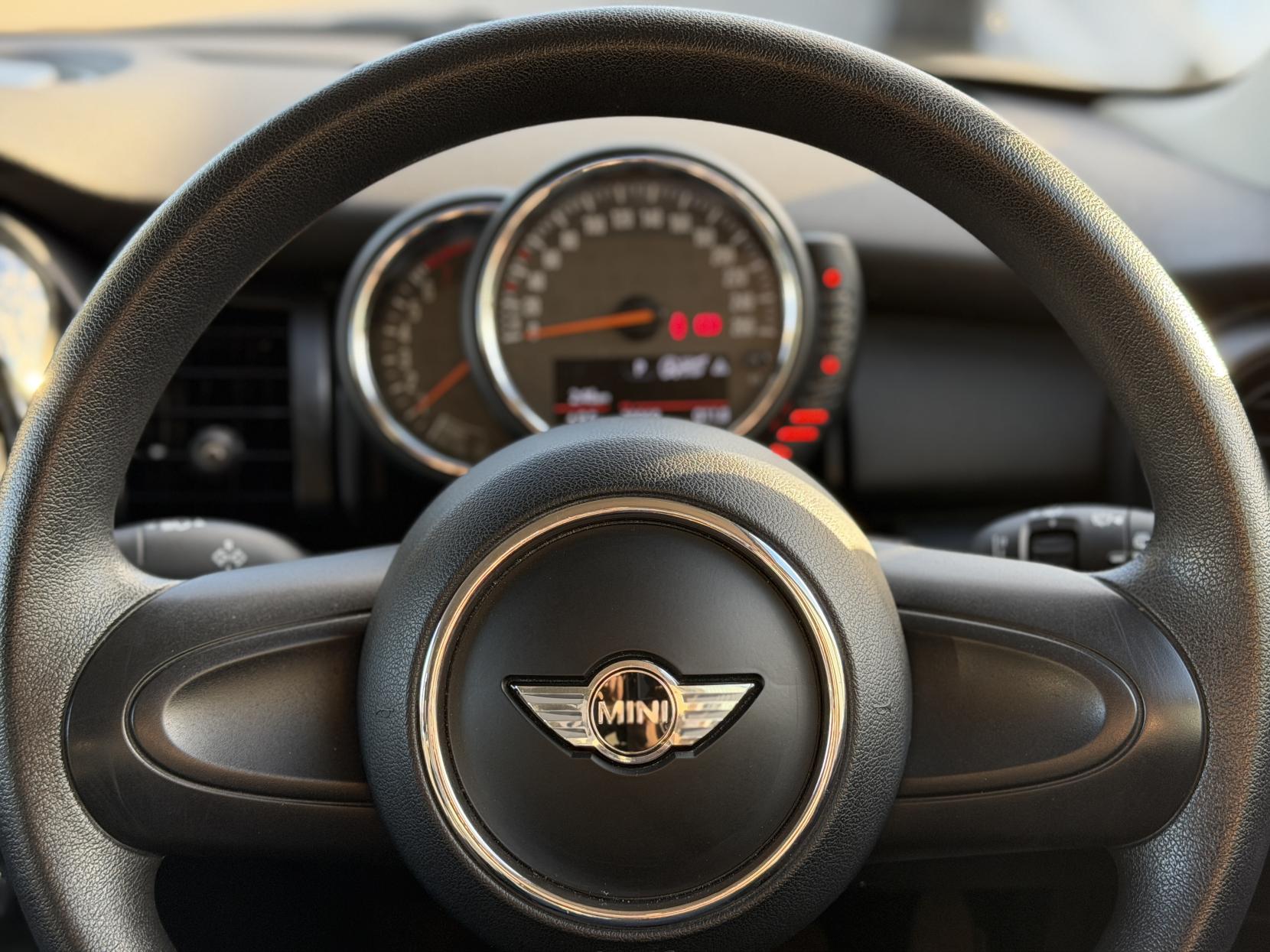 MINI Hatch 1.2 One Hatchback 5dr Petrol Auto Euro 6 (s/s) (102 ps)