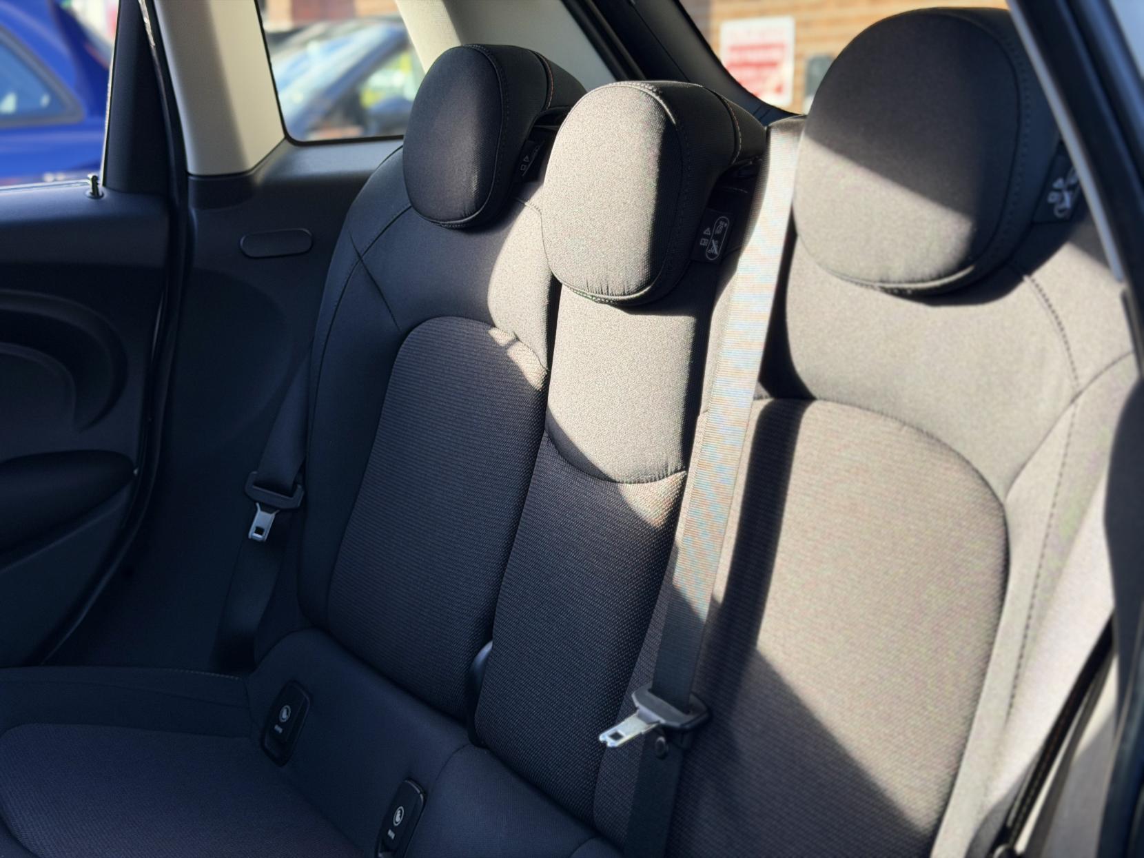 MINI Hatch 1.2 One Hatchback 5dr Petrol Auto Euro 6 (s/s) (102 ps)