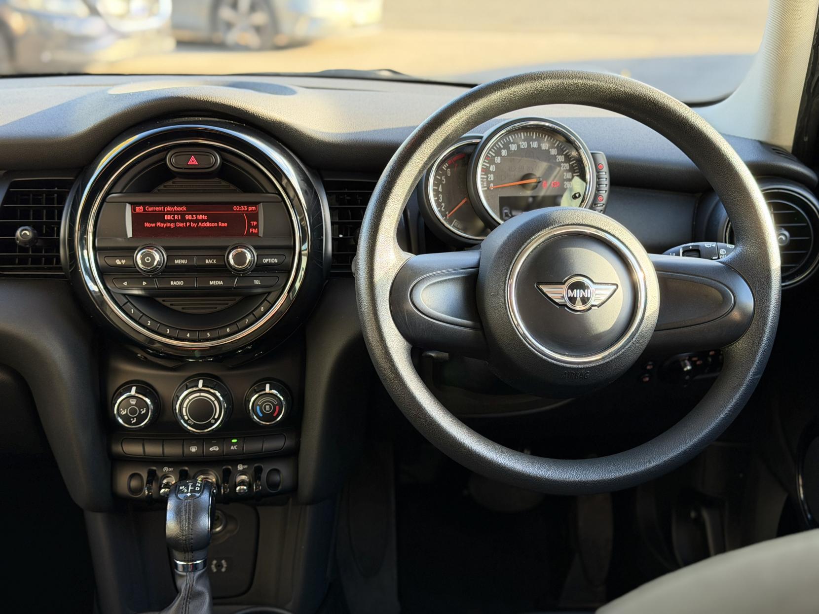 MINI Hatch 1.2 One Hatchback 5dr Petrol Auto Euro 6 (s/s) (102 ps)