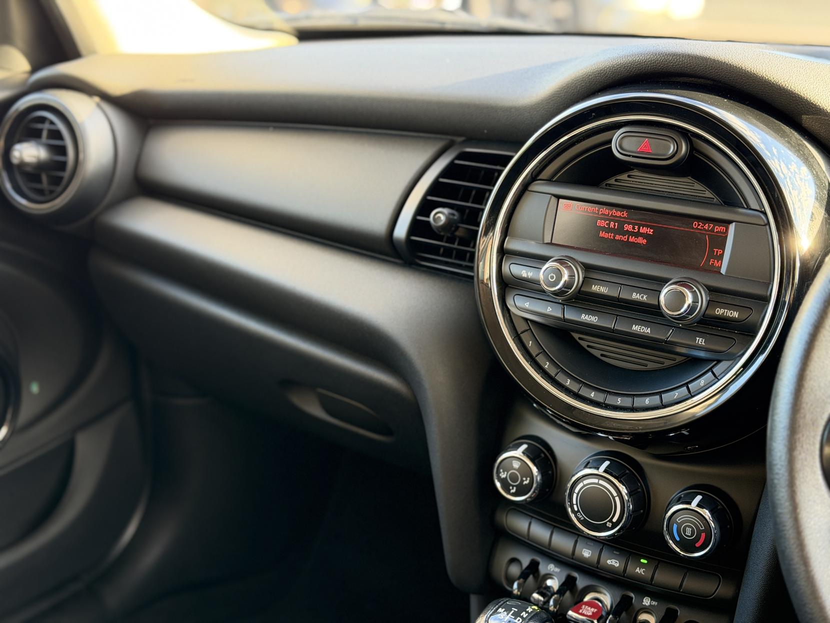 MINI Hatch 1.2 One Hatchback 5dr Petrol Auto Euro 6 (s/s) (102 ps)