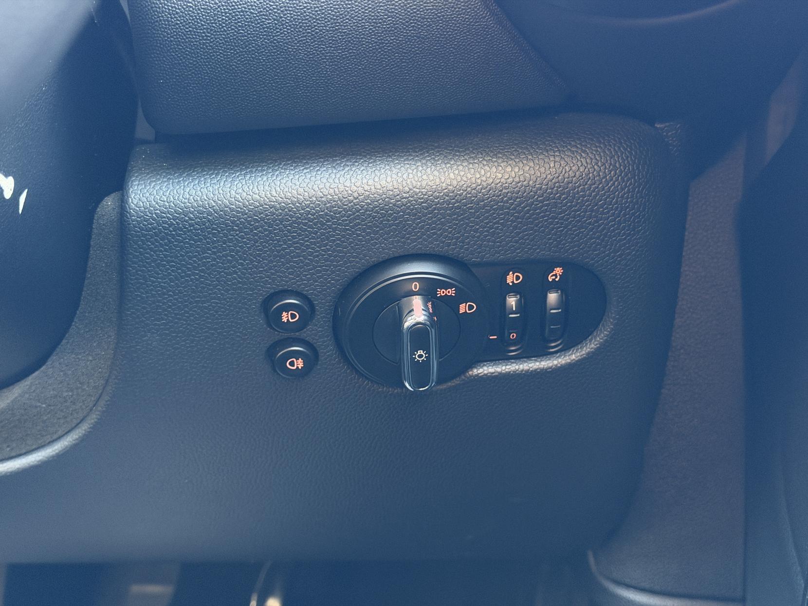 MINI Hatch 1.2 One Hatchback 5dr Petrol Auto Euro 6 (s/s) (102 ps)