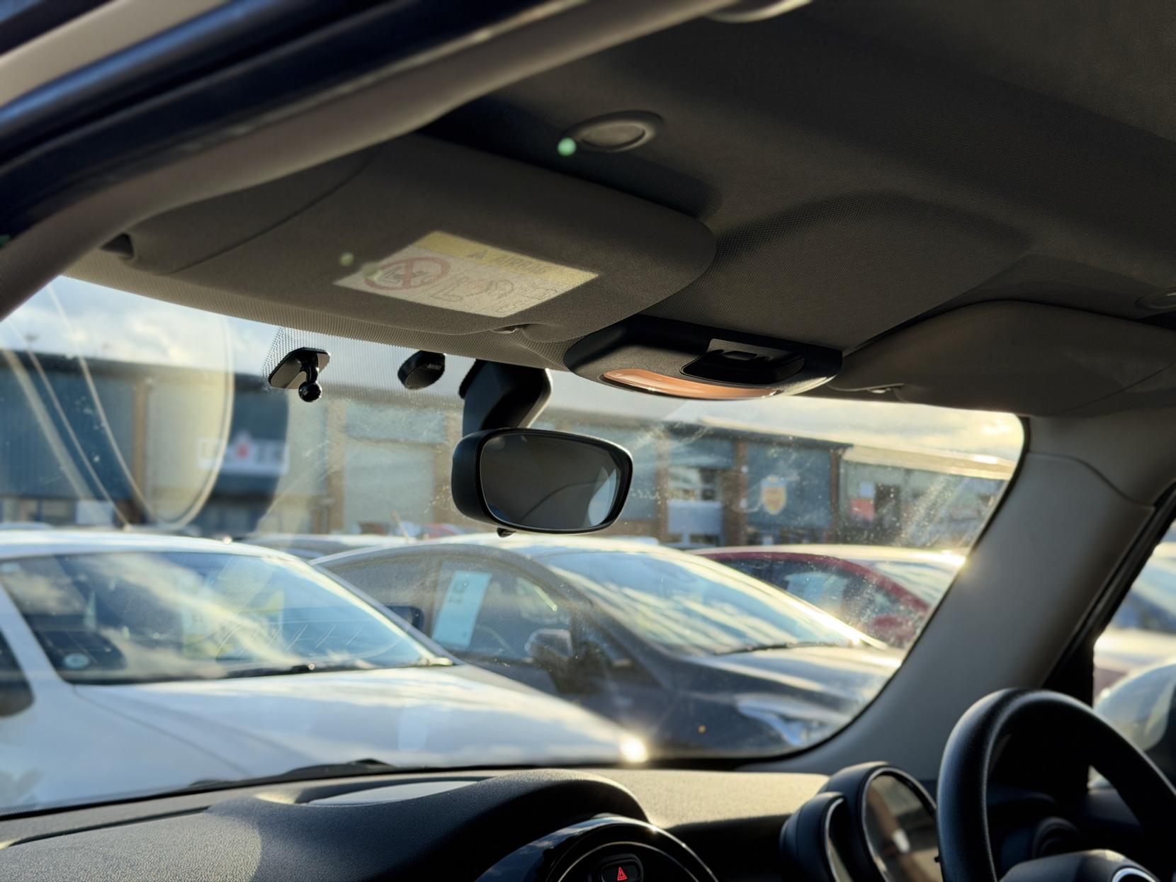 MINI Hatch 1.2 One Hatchback 5dr Petrol Auto Euro 6 (s/s) (102 ps)