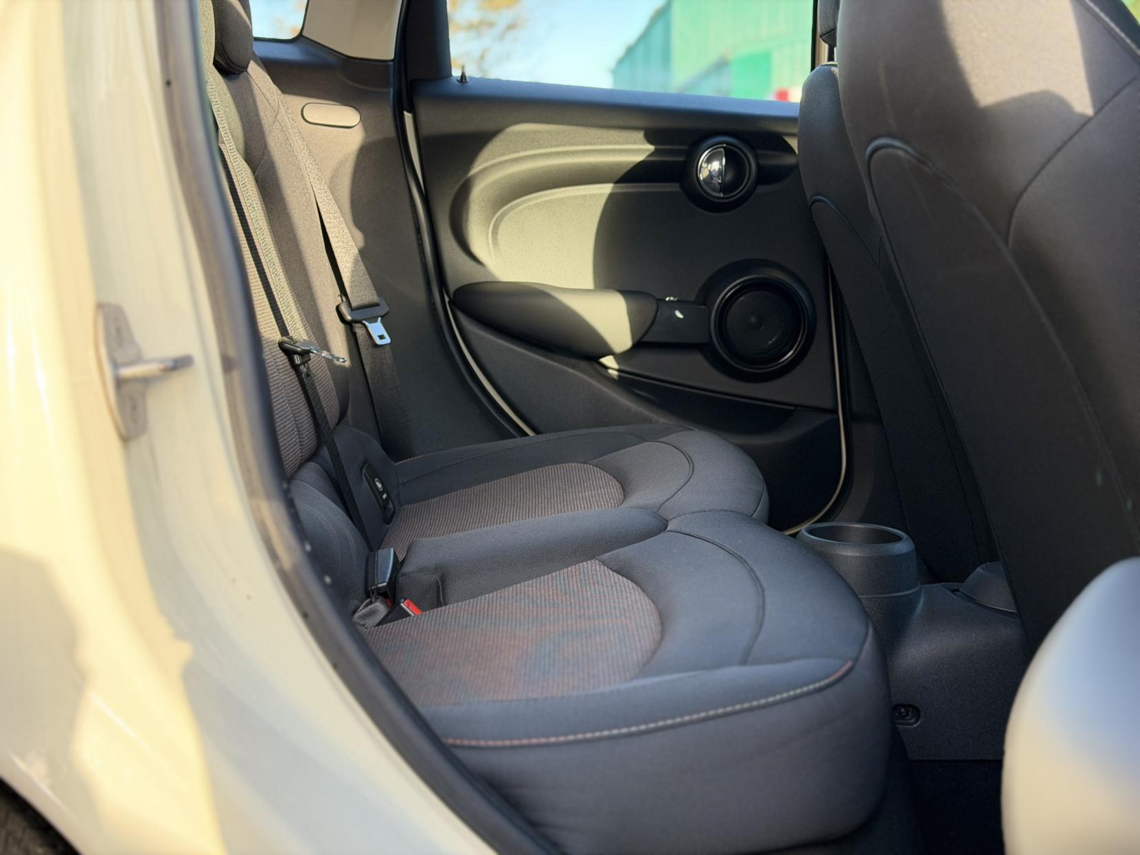 MINI Hatch 1.2 One Hatchback 5dr Petrol Auto Euro 6 (s/s) (102 ps)