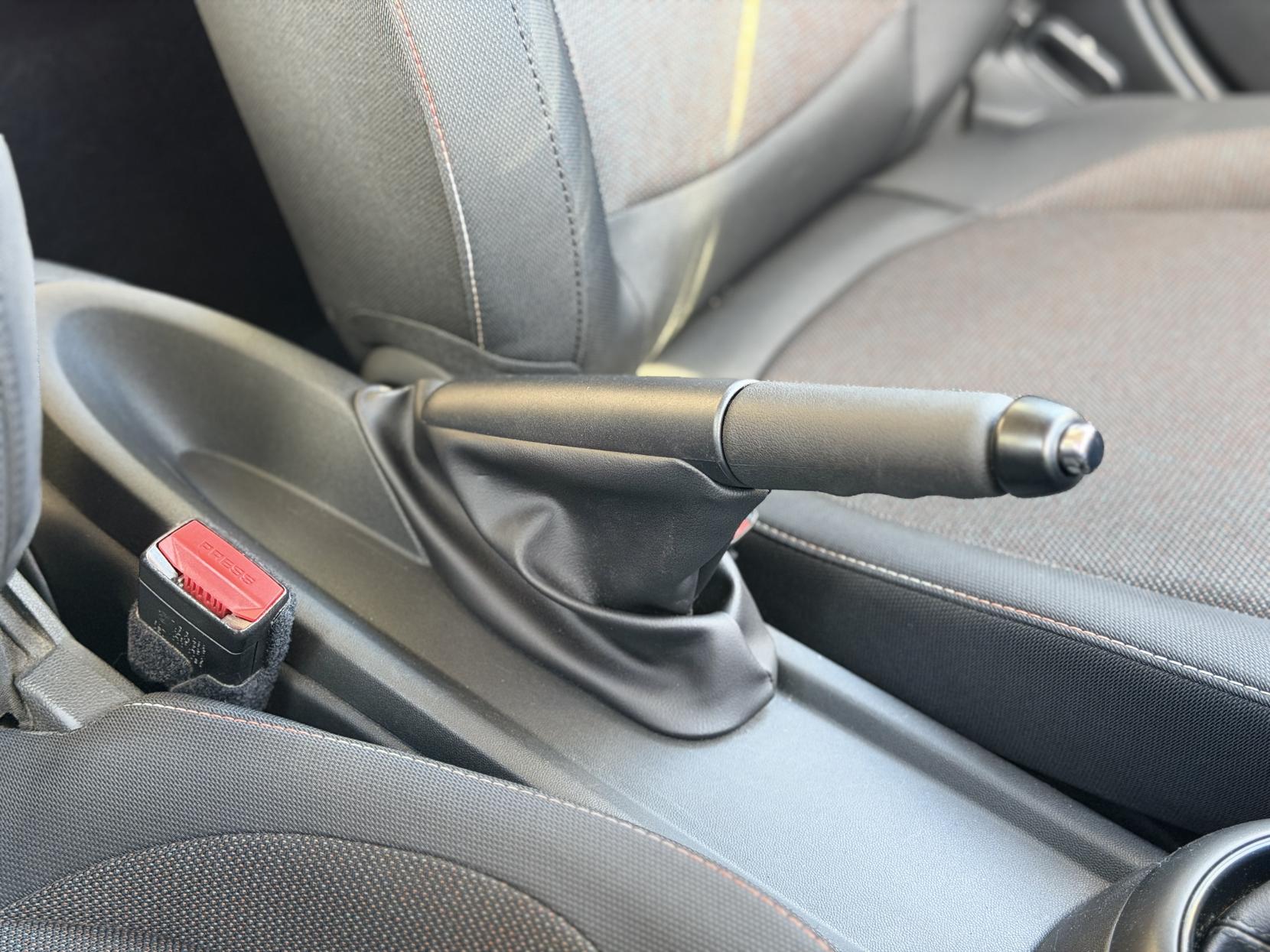 MINI Hatch 1.2 One Hatchback 5dr Petrol Auto Euro 6 (s/s) (102 ps)