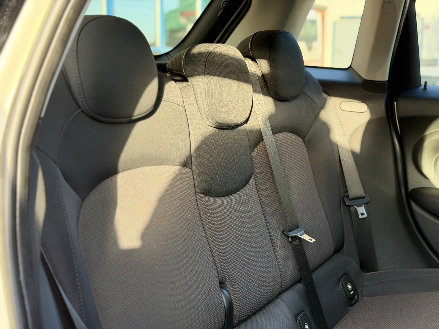 MINI Hatch 1.2 One Hatchback 5dr Petrol Auto Euro 6 (s/s) (102 ps)