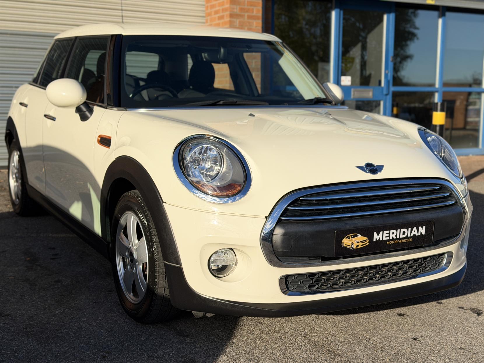 MINI Hatch 1.2 One Hatchback 5dr Petrol Auto Euro 6 (s/s) (102 ps)