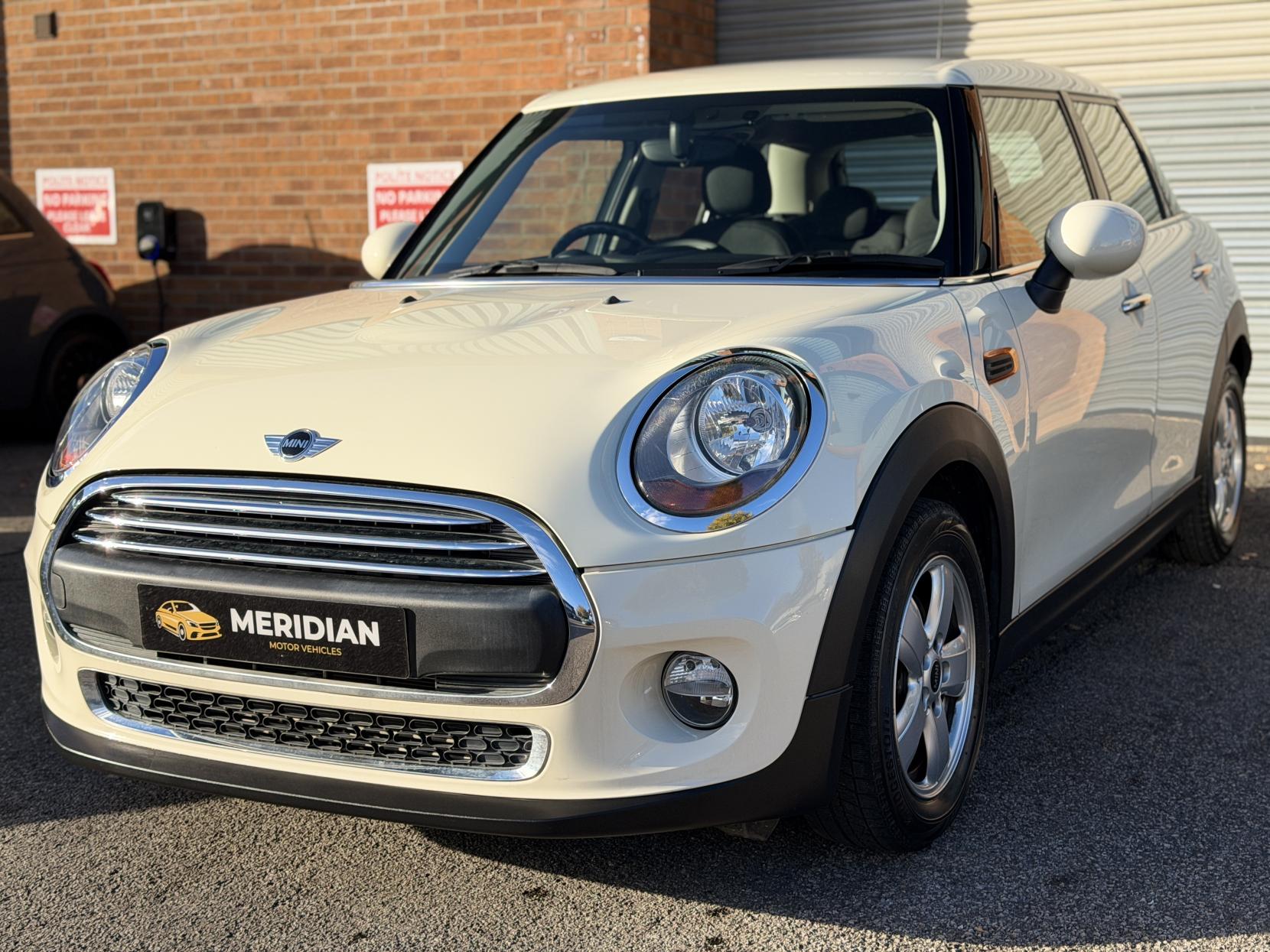 MINI Hatch 1.2 One Hatchback 5dr Petrol Auto Euro 6 (s/s) (102 ps)