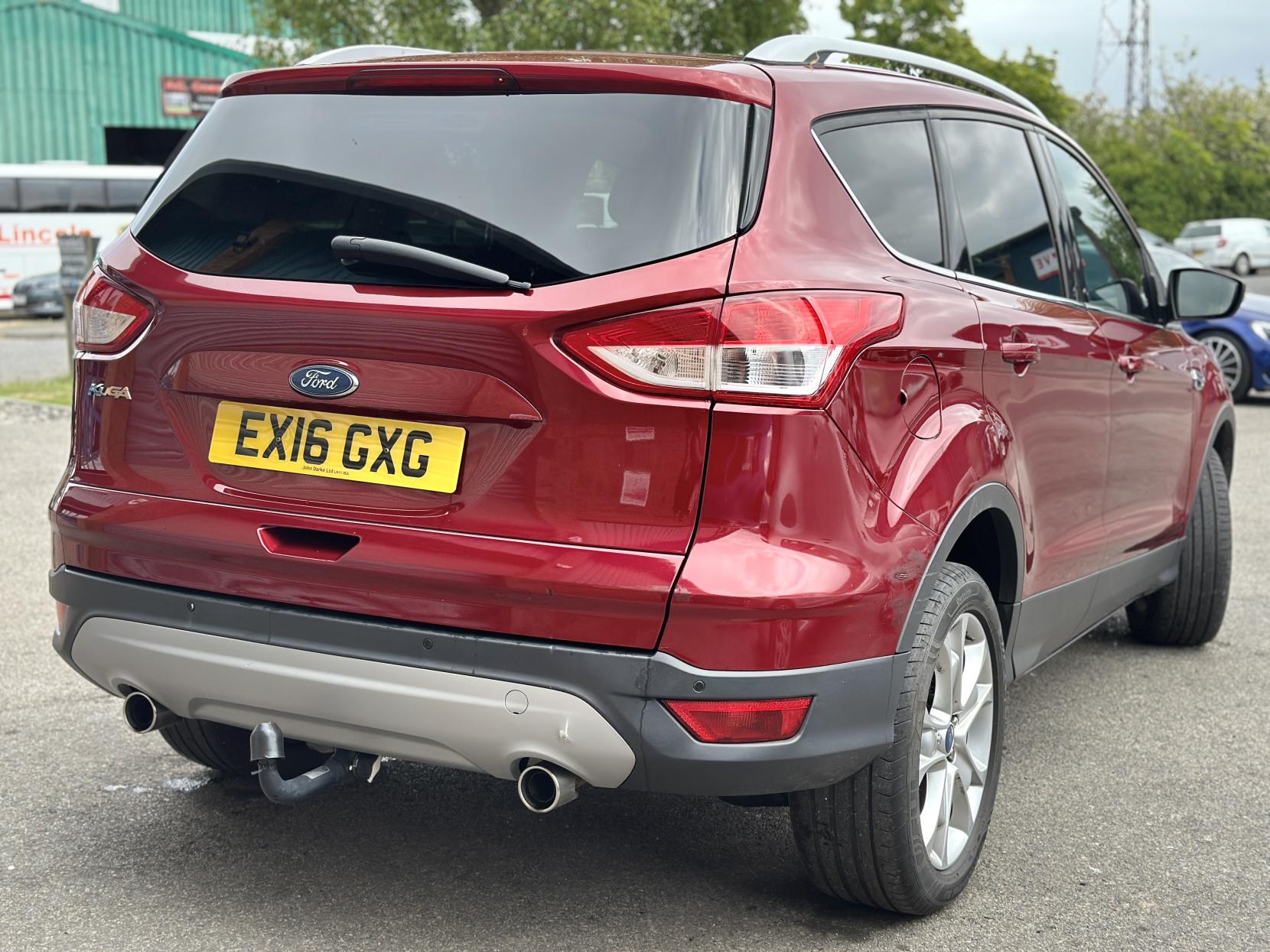 Ford Kuga 2.0 TDCi Titanium SUV 5dr Diesel Powershift AWD Euro 6 (s/s) (180 ps)