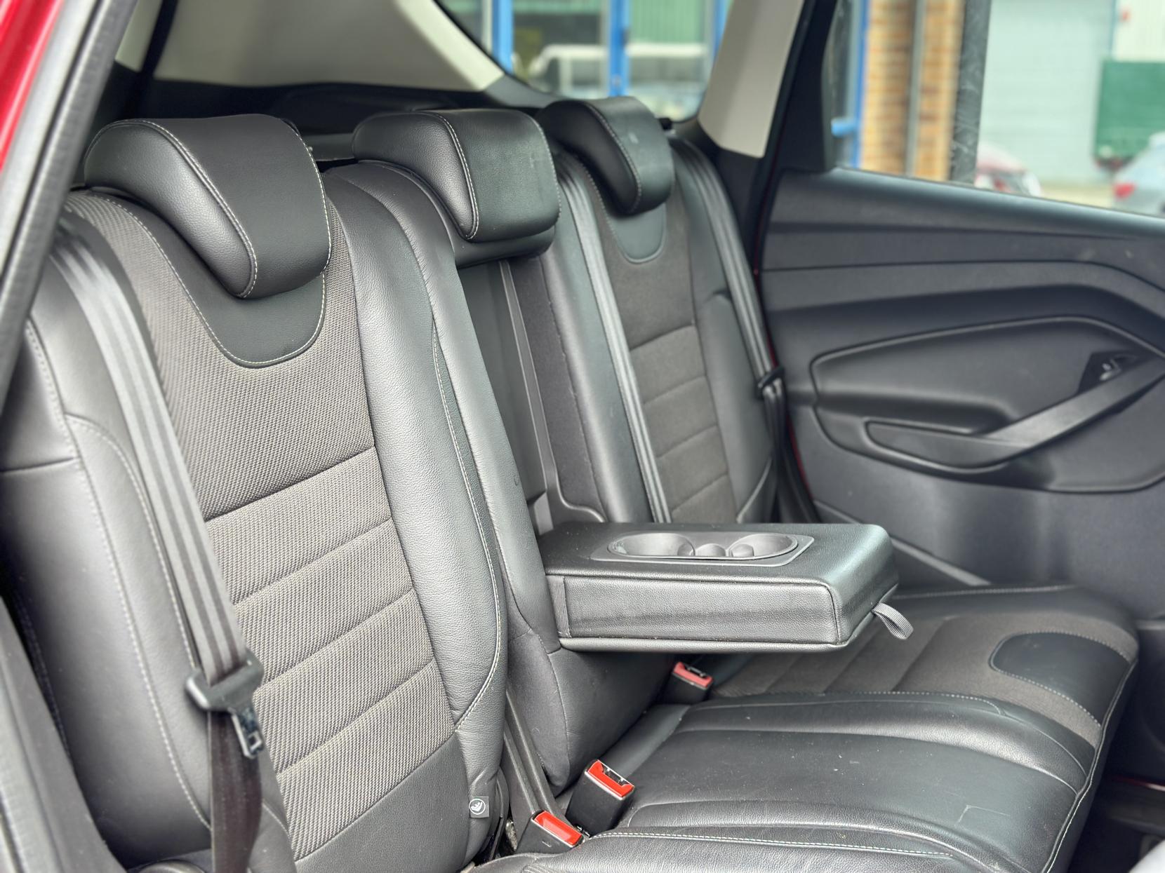 Ford Kuga 2.0 TDCi Titanium SUV 5dr Diesel Powershift AWD Euro 6 (s/s) (180 ps)