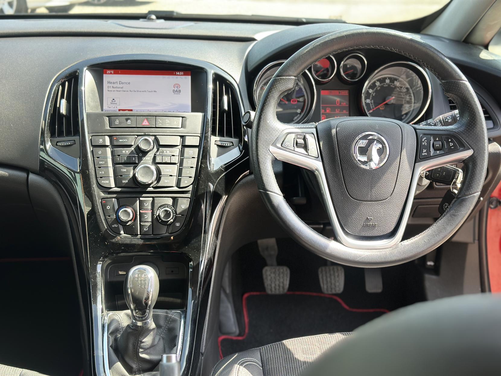 Vauxhall Astra GTC 1.6 CDTi ecoFLEX SRi Coupe 3dr Diesel Manual Euro 6 (s/s) (136 ps)
