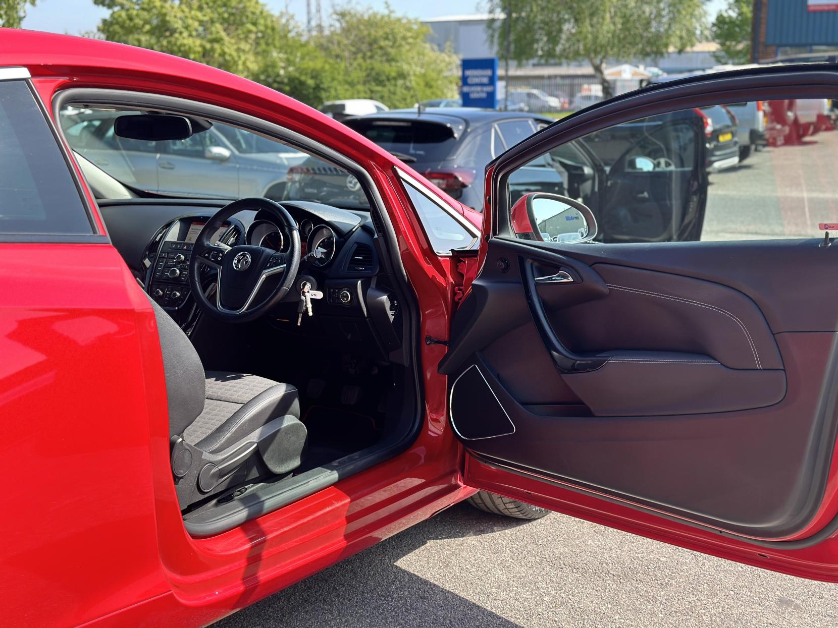 Vauxhall Astra GTC 1.6 CDTi ecoFLEX SRi Coupe 3dr Diesel Manual Euro 6 (s/s) (136 ps)