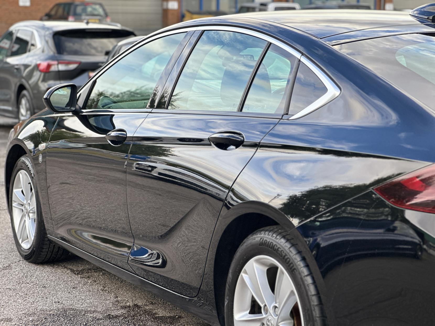 Vauxhall Insignia 1.6 Turbo D ecoTEC Tech Line Nav Grand Sport 5dr Diesel Manual Euro 6 (s/s) (110 ps)