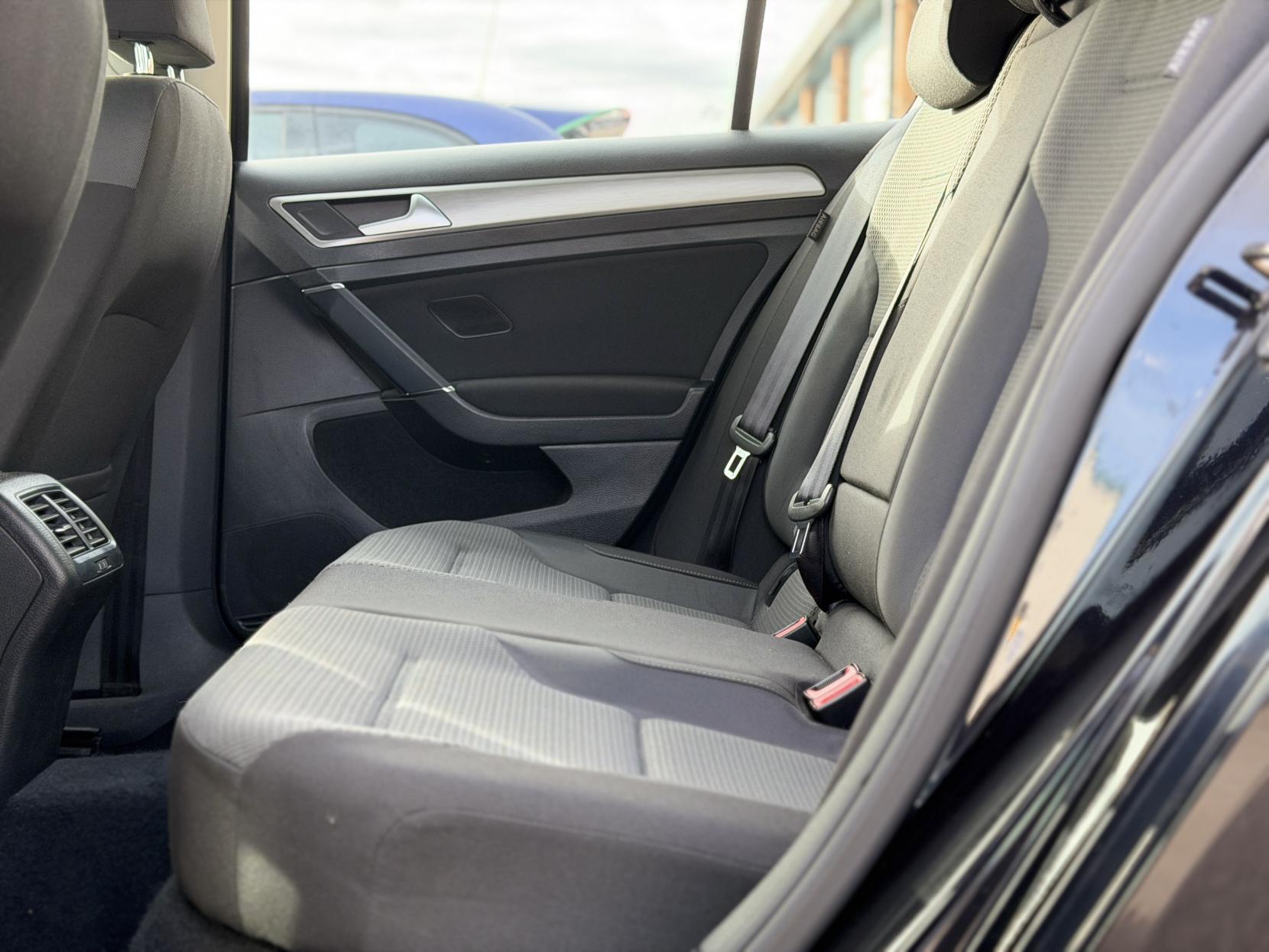 Volkswagen Golf 1.2 TSI BlueMotion Tech S Hatchback 5dr Petrol DSG Euro 5 (s/s) (105 ps)