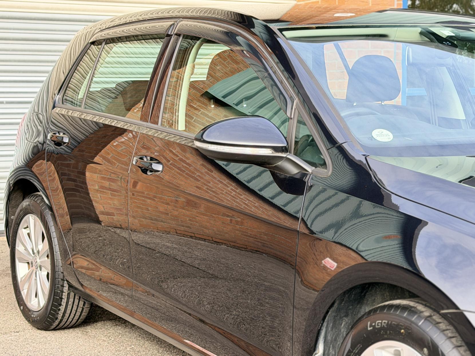 Volkswagen Golf 1.2 TSI BlueMotion Tech S Hatchback 5dr Petrol DSG Euro 5 (s/s) (105 ps)