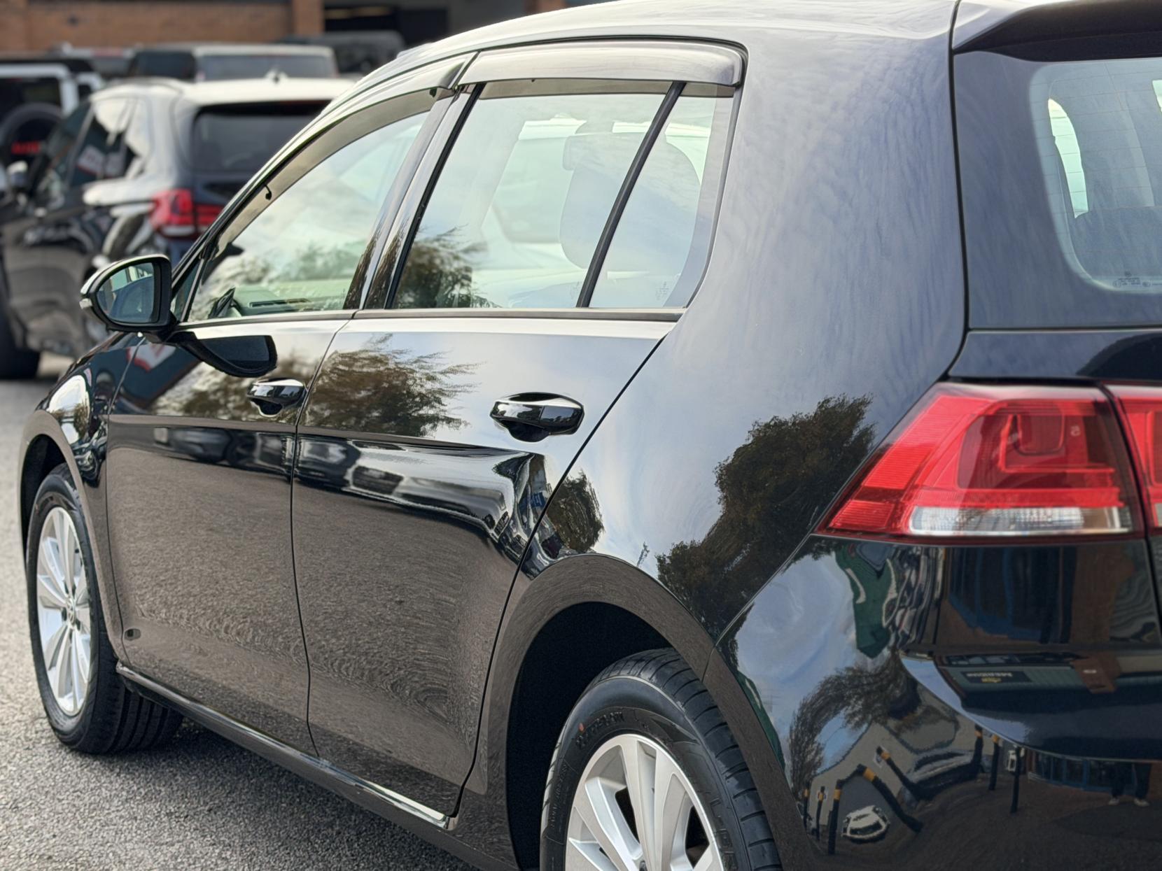 Volkswagen Golf 1.2 TSI BlueMotion Tech S Hatchback 5dr Petrol DSG Euro 5 (s/s) (105 ps)