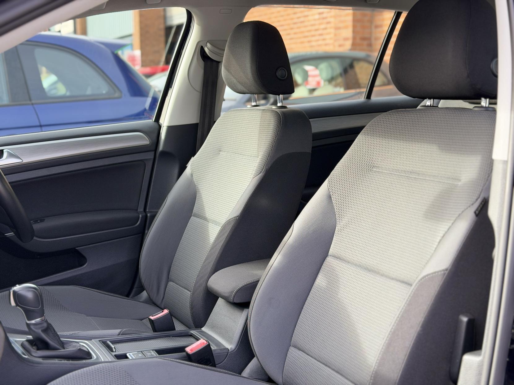 Volkswagen Golf 1.2 TSI BlueMotion Tech S Hatchback 5dr Petrol DSG Euro 5 (s/s) (105 ps)