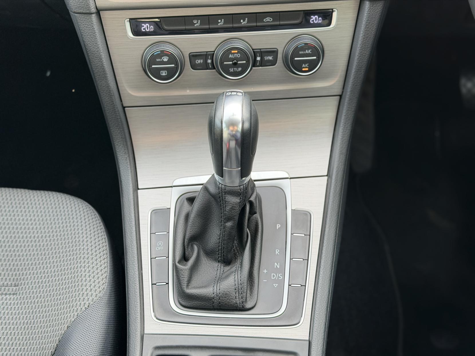 Volkswagen Golf 1.2 TSI BlueMotion Tech S Hatchback 5dr Petrol DSG Euro 5 (s/s) (105 ps)