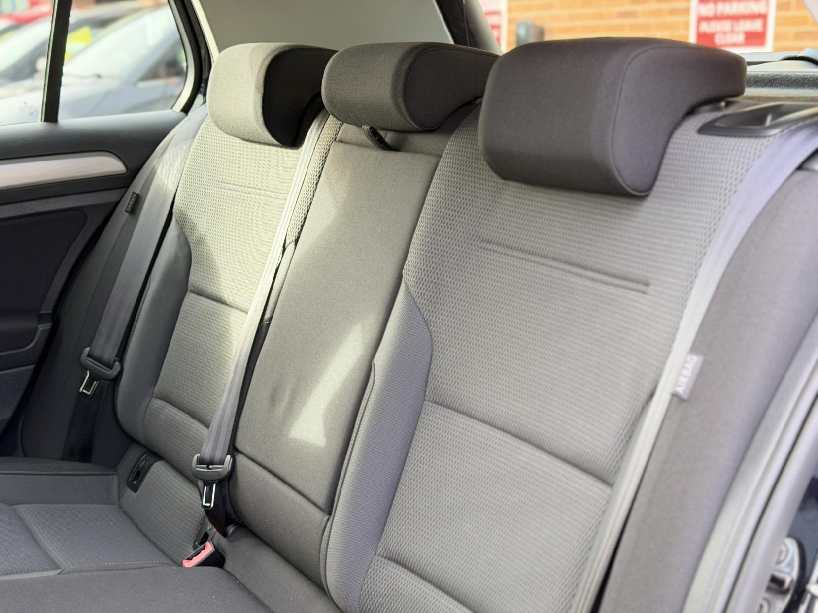 Volkswagen Golf 1.2 TSI BlueMotion Tech S Hatchback 5dr Petrol DSG Euro 5 (s/s) (105 ps)