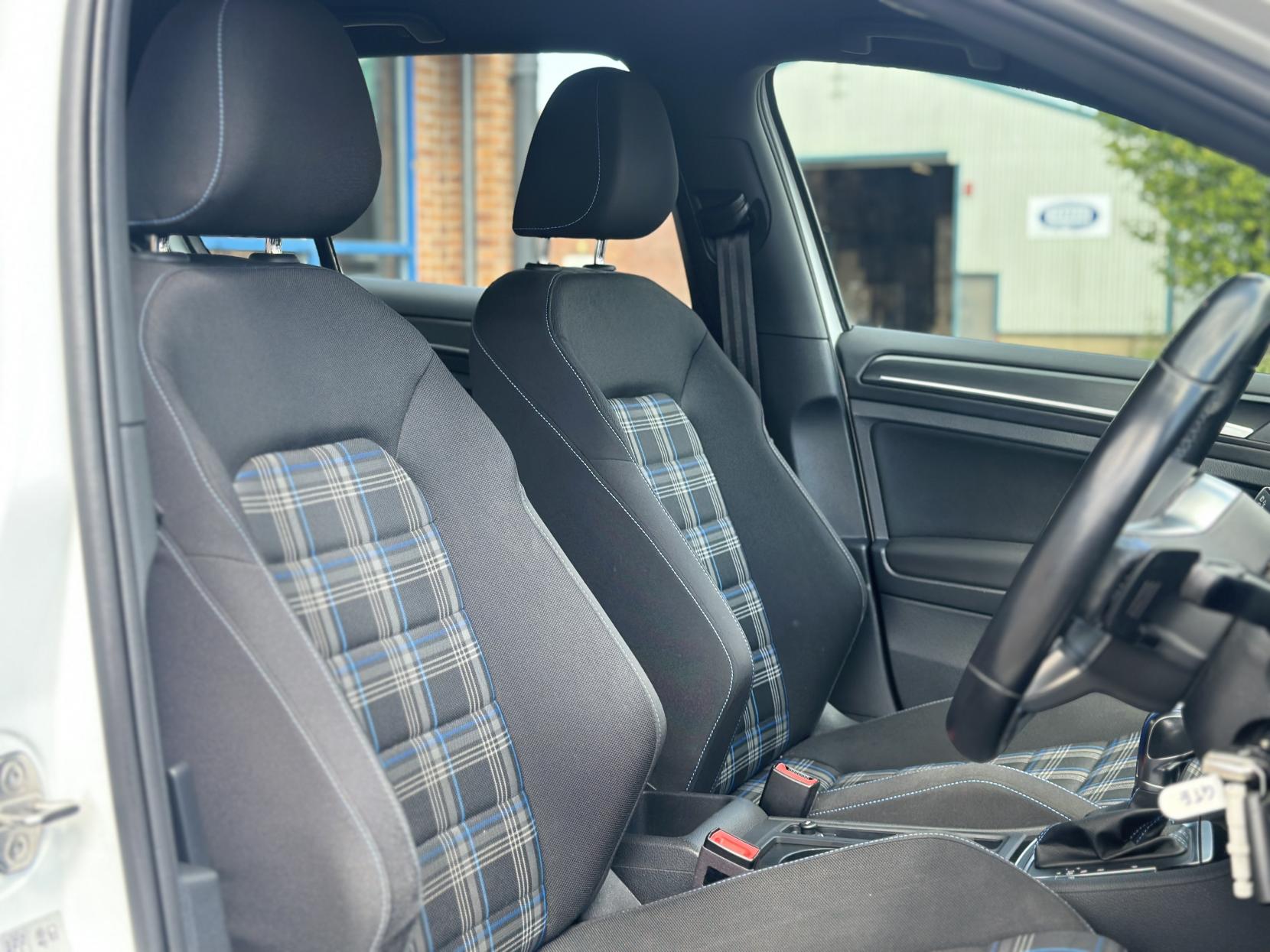 Volkswagen Golf 1.4 TSI 8.7kWh GTE Hatchback 5dr Petrol Plug-in Hybrid DSG Euro 6 (s/s) (204 ps)