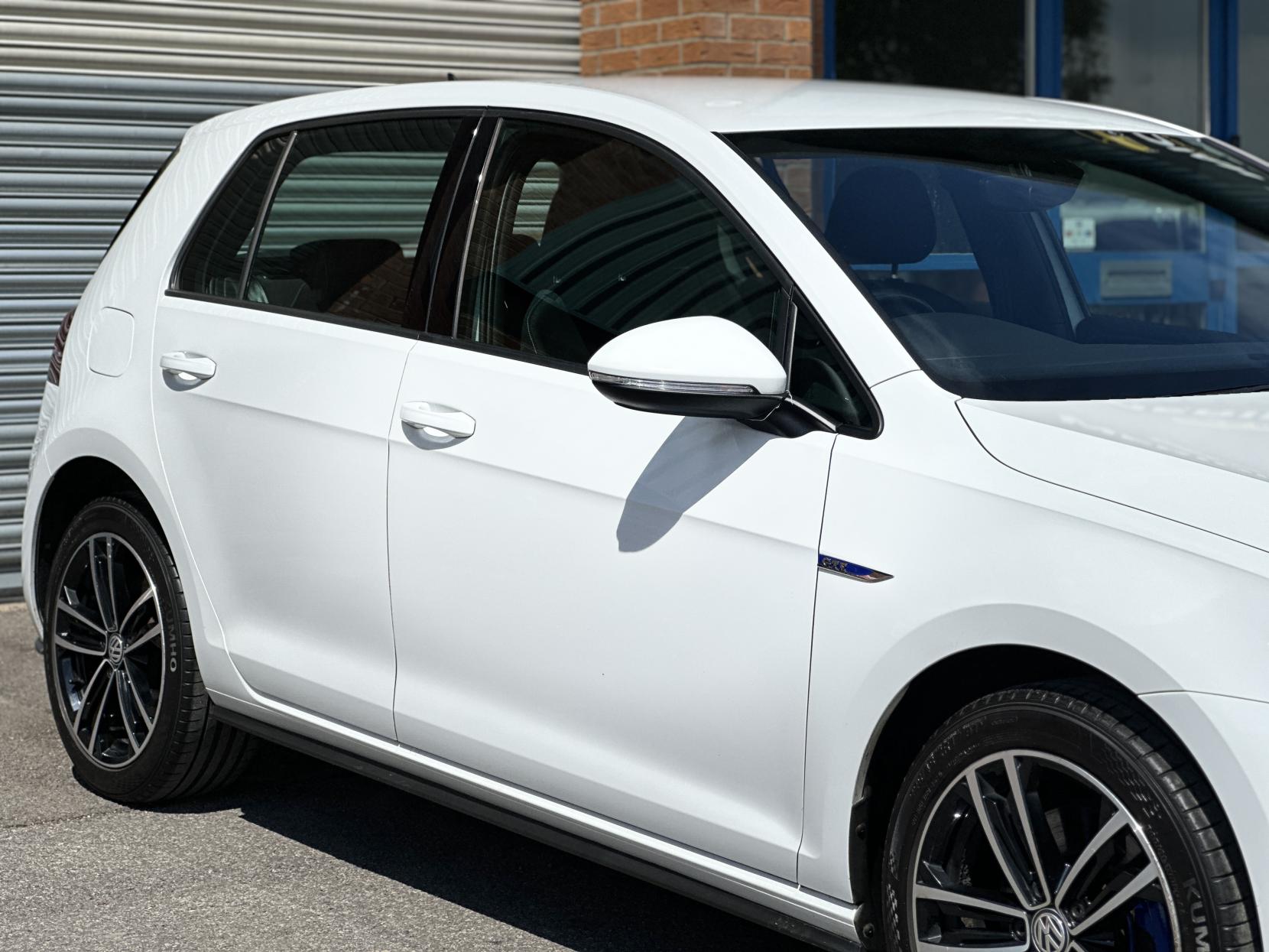 Volkswagen Golf 1.4 TSI 8.7kWh GTE Hatchback 5dr Petrol Plug-in Hybrid DSG Euro 6 (s/s) (204 ps)