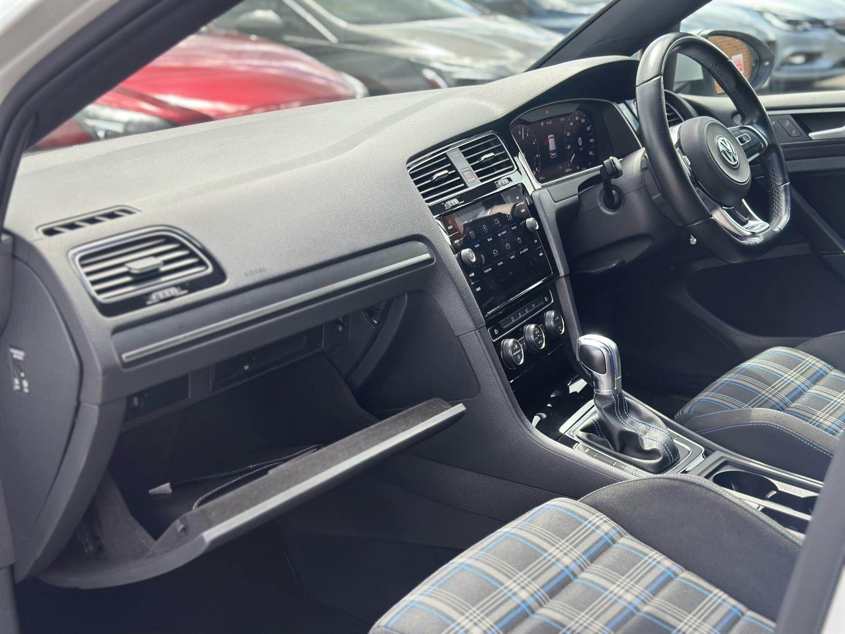 Volkswagen Golf 1.4 TSI 8.7kWh GTE Hatchback 5dr Petrol Plug-in Hybrid DSG Euro 6 (s/s) (204 ps)