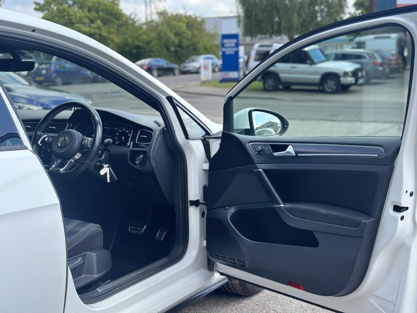 Volkswagen Golf 1.4 TSI 8.7kWh GTE Hatchback 5dr Petrol Plug-in Hybrid DSG Euro 6 (s/s) (204 ps)
