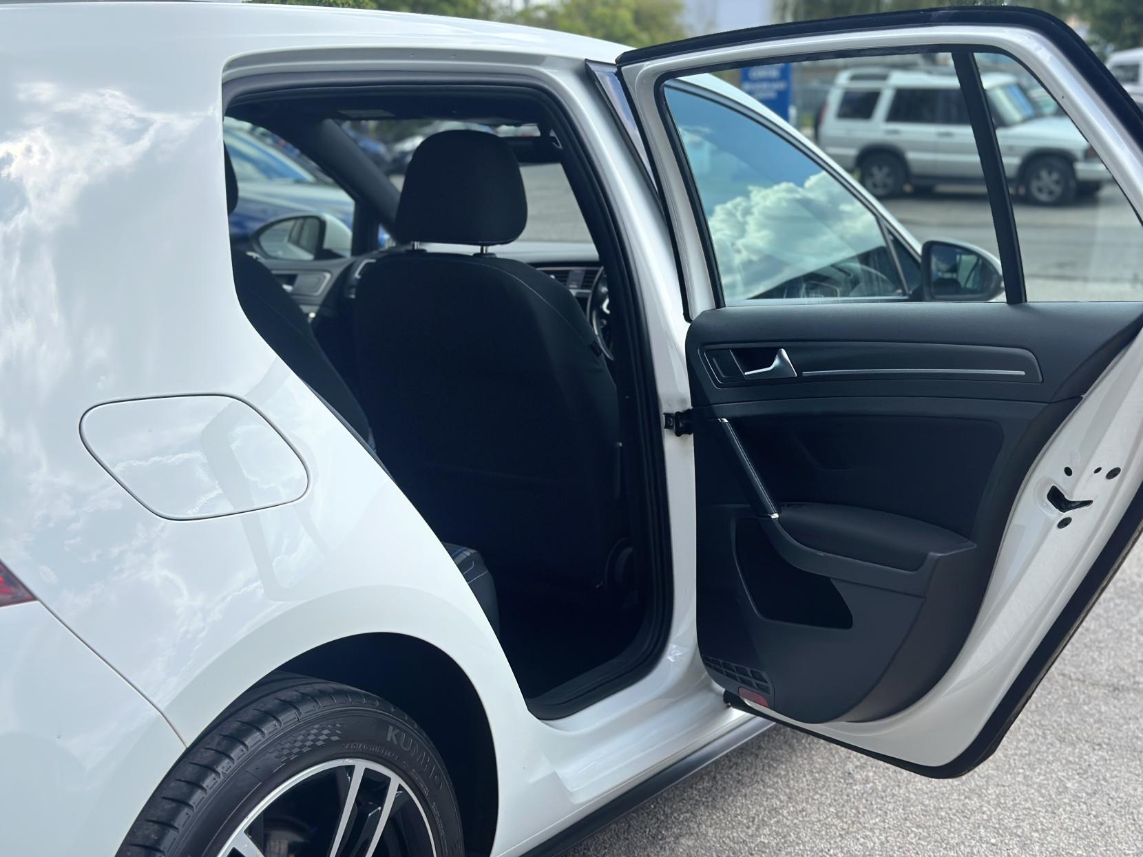 Volkswagen Golf 1.4 TSI 8.7kWh GTE Hatchback 5dr Petrol Plug-in Hybrid DSG Euro 6 (s/s) (204 ps)
