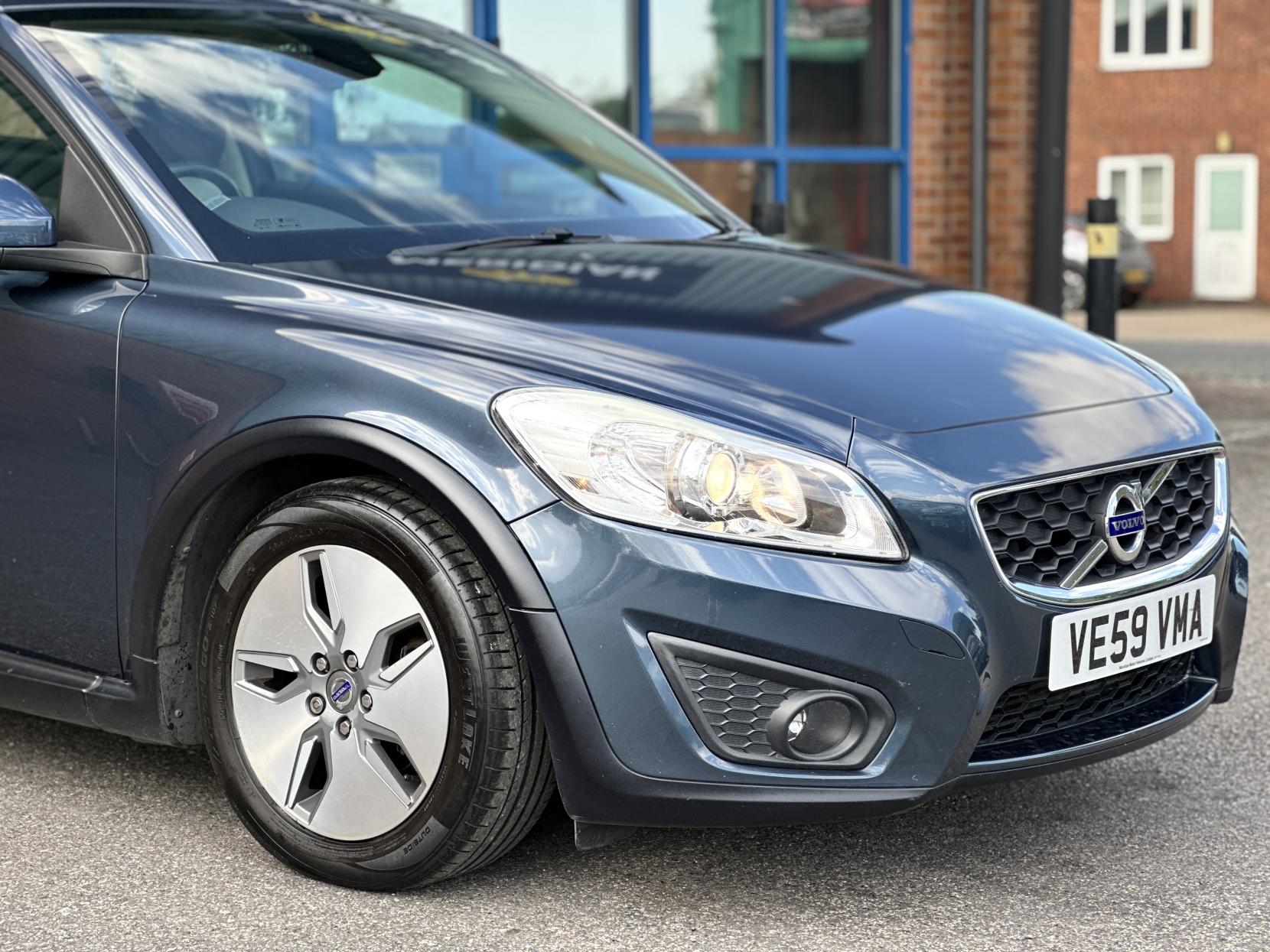 Volvo C30 1.6D DRIVe SE Sports Coupe 3dr Diesel Manual Euro 4 (109 ps)