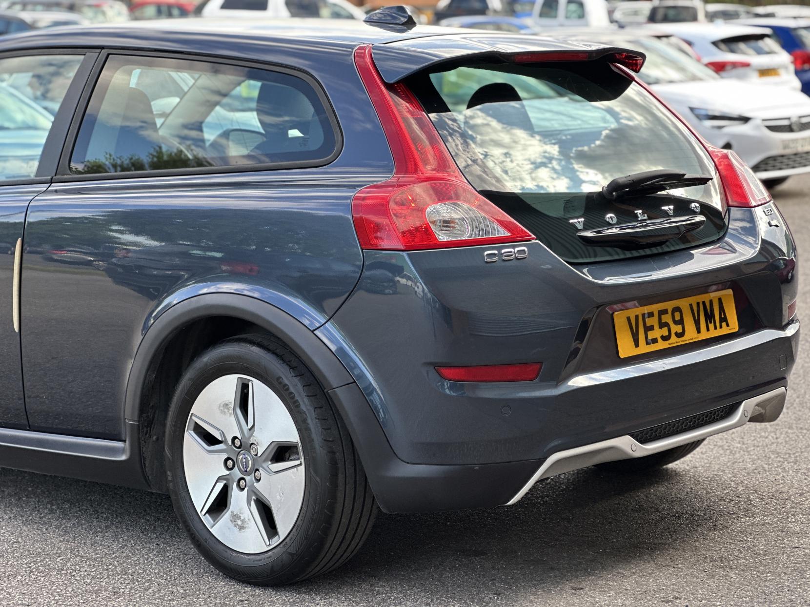 Volvo C30 1.6D DRIVe SE Sports Coupe 3dr Diesel Manual Euro 4 (109 ps)