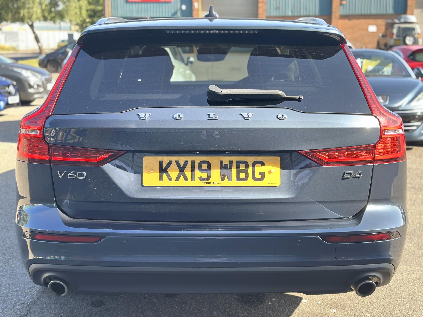 Volvo V60 2.0 D4 Momentum Pro Estate 5dr Diesel Auto Euro 6 (s/s) (190 ps)