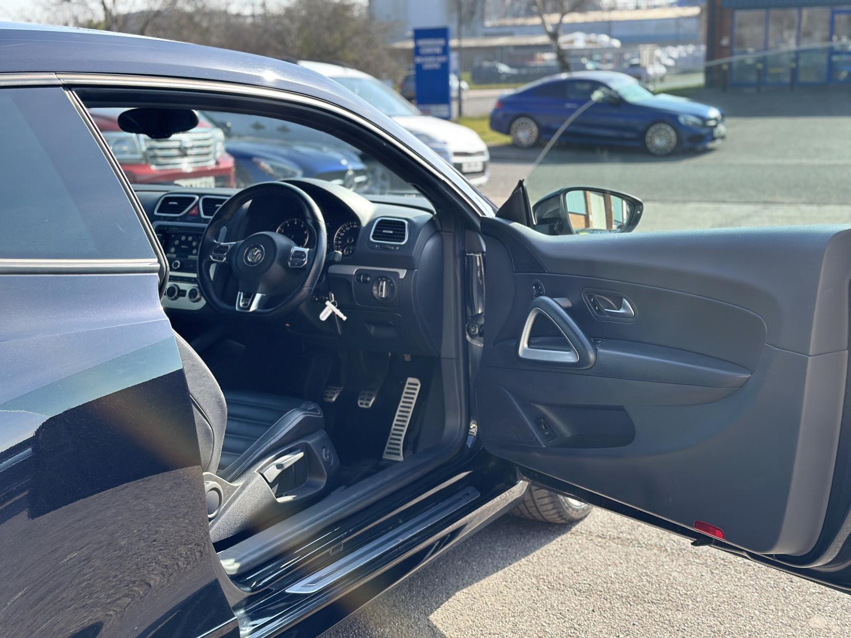 Volkswagen Scirocco 2.0 TSI R-Line Hatchback 3dr Petrol Manual Euro 5 (Leather, Nav) (210 ps)