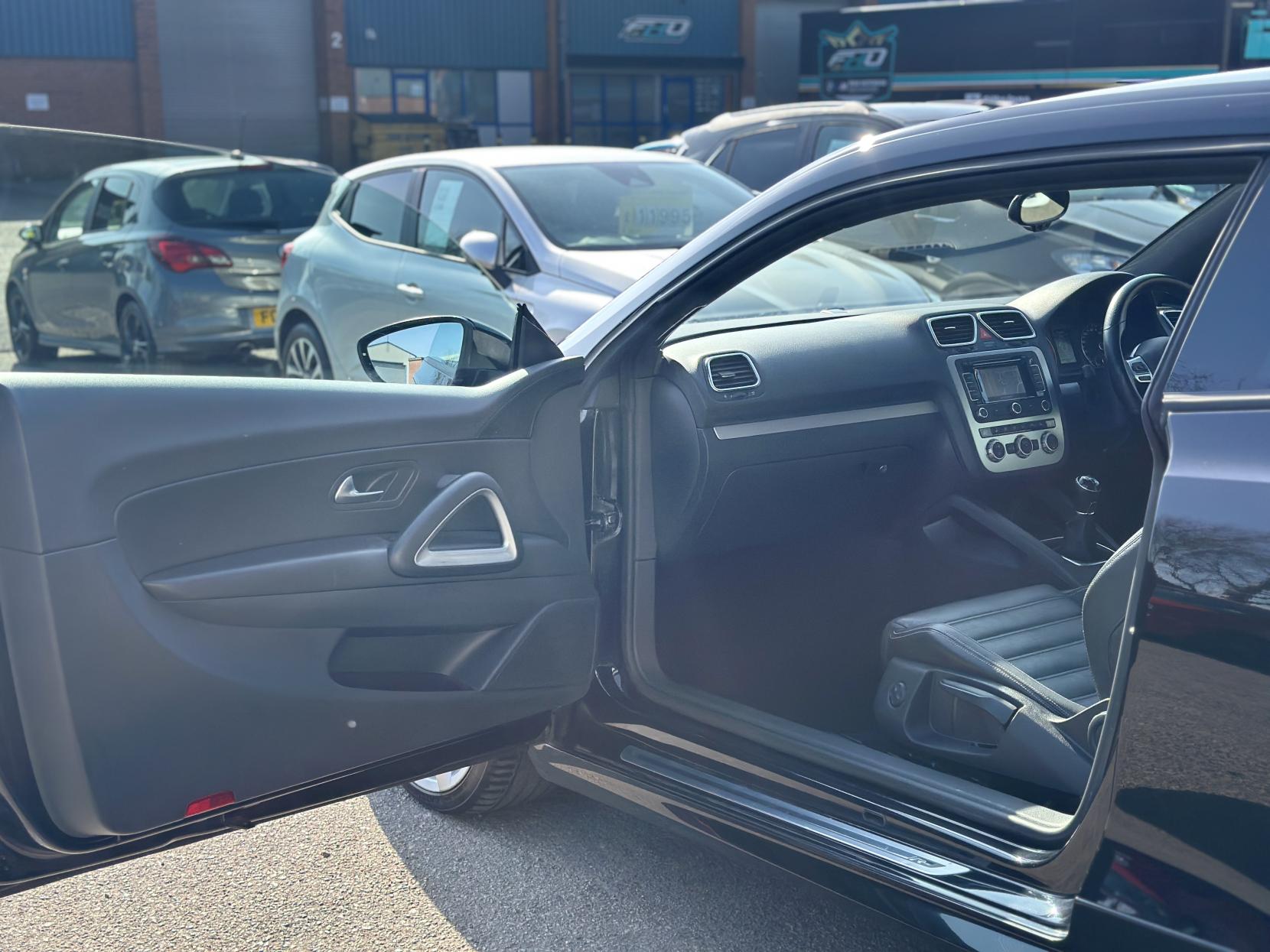 Volkswagen Scirocco 2.0 TSI R-Line Hatchback 3dr Petrol Manual Euro 5 (Leather, Nav) (210 ps)