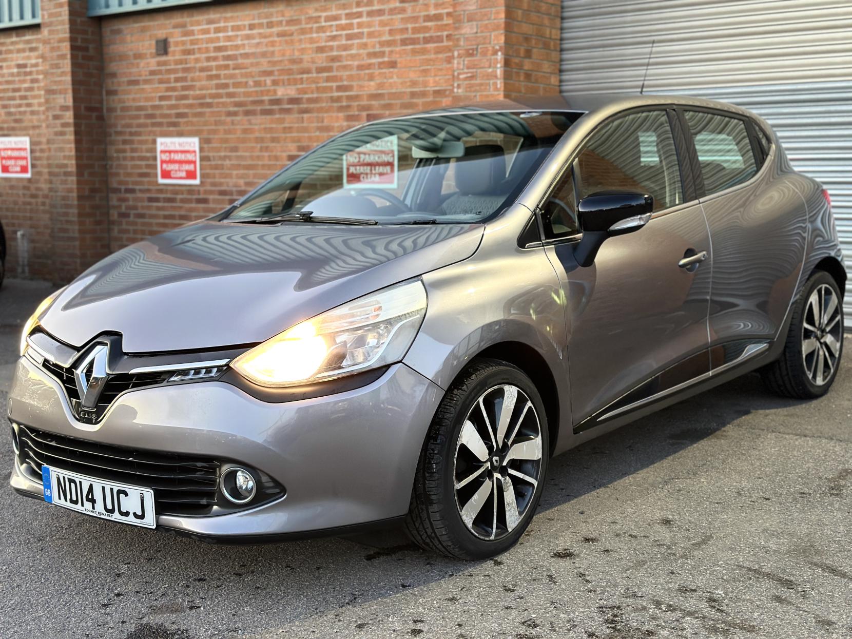 Renault Clio 1.5 dCi Dynamique S MediaNav Hatchback 5dr Diesel EDC Euro 5 (90 ps)