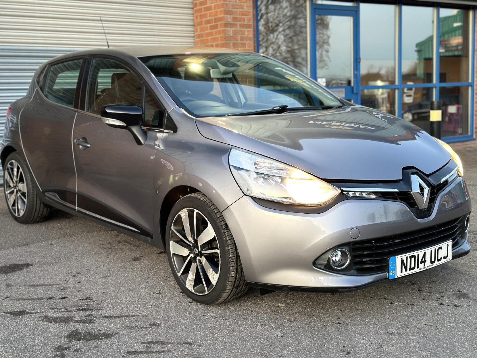 Renault Clio 1.5 dCi Dynamique S MediaNav Hatchback 5dr Diesel EDC Euro 5 (90 ps)