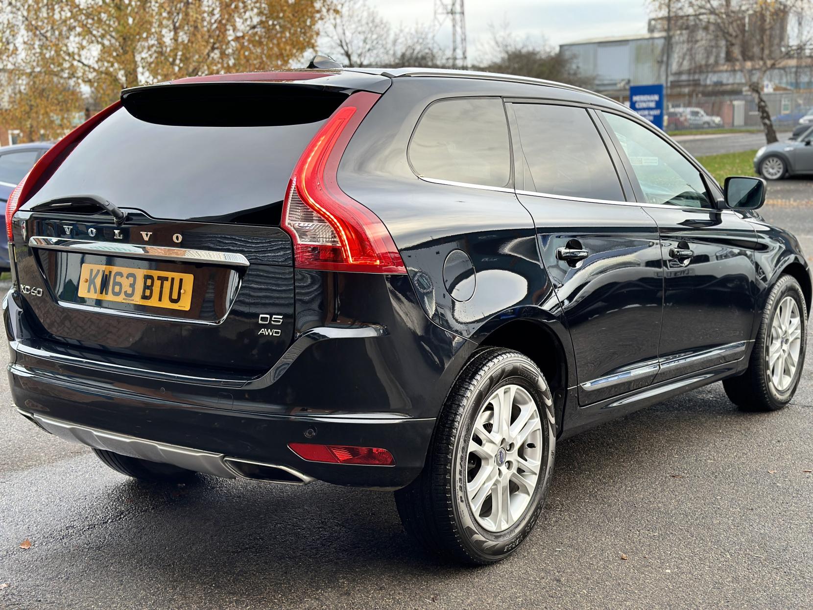 Volvo XC60 2.4 D5 SE Lux Nav SUV 5dr Diesel Geartronic AWD Euro 5 (215 ps)