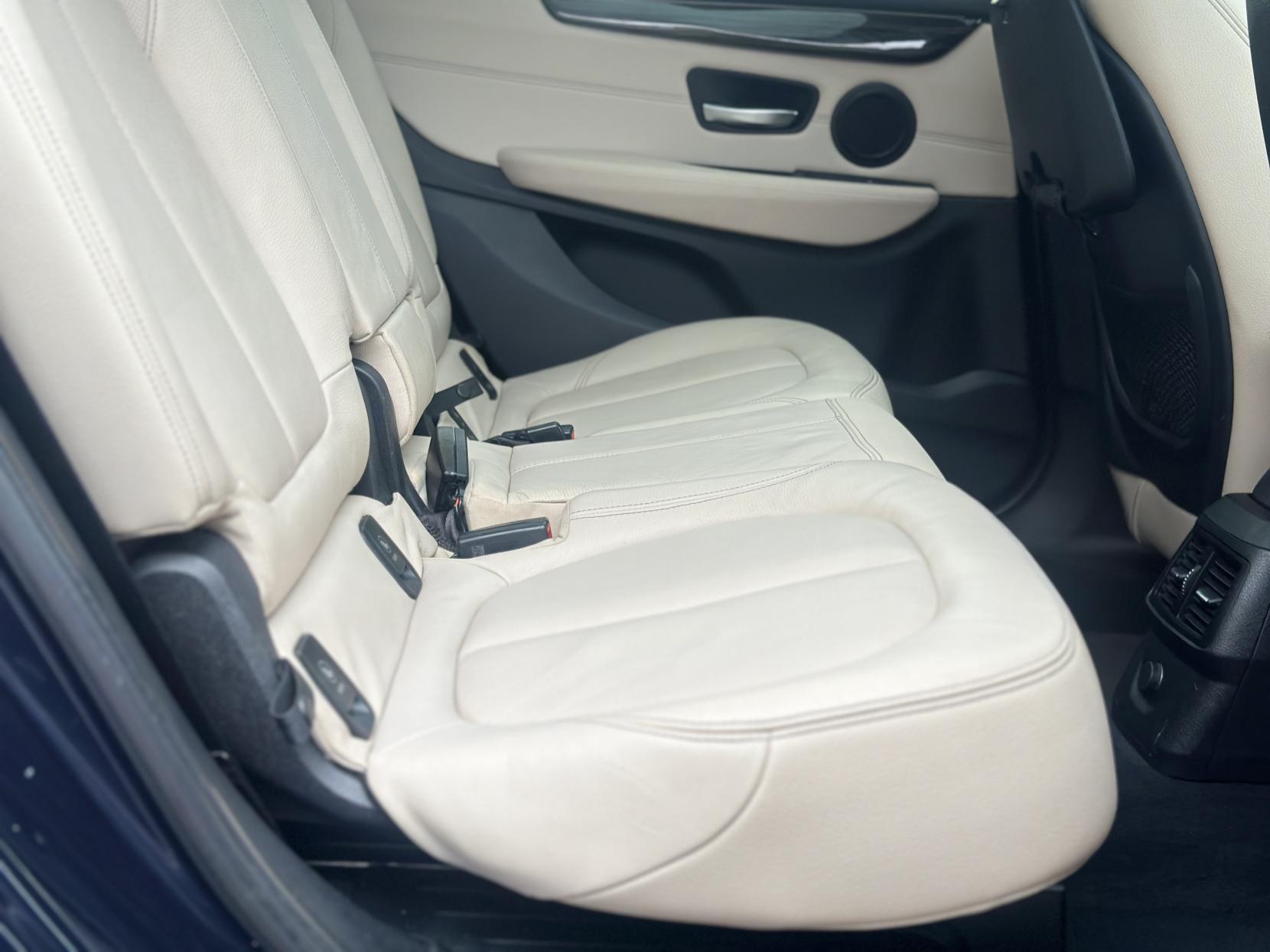 BMW 2 Series Gran Tourer 2.0 220d Luxury MPV 5dr Diesel Auto Euro 6 (s/s) (190 ps)