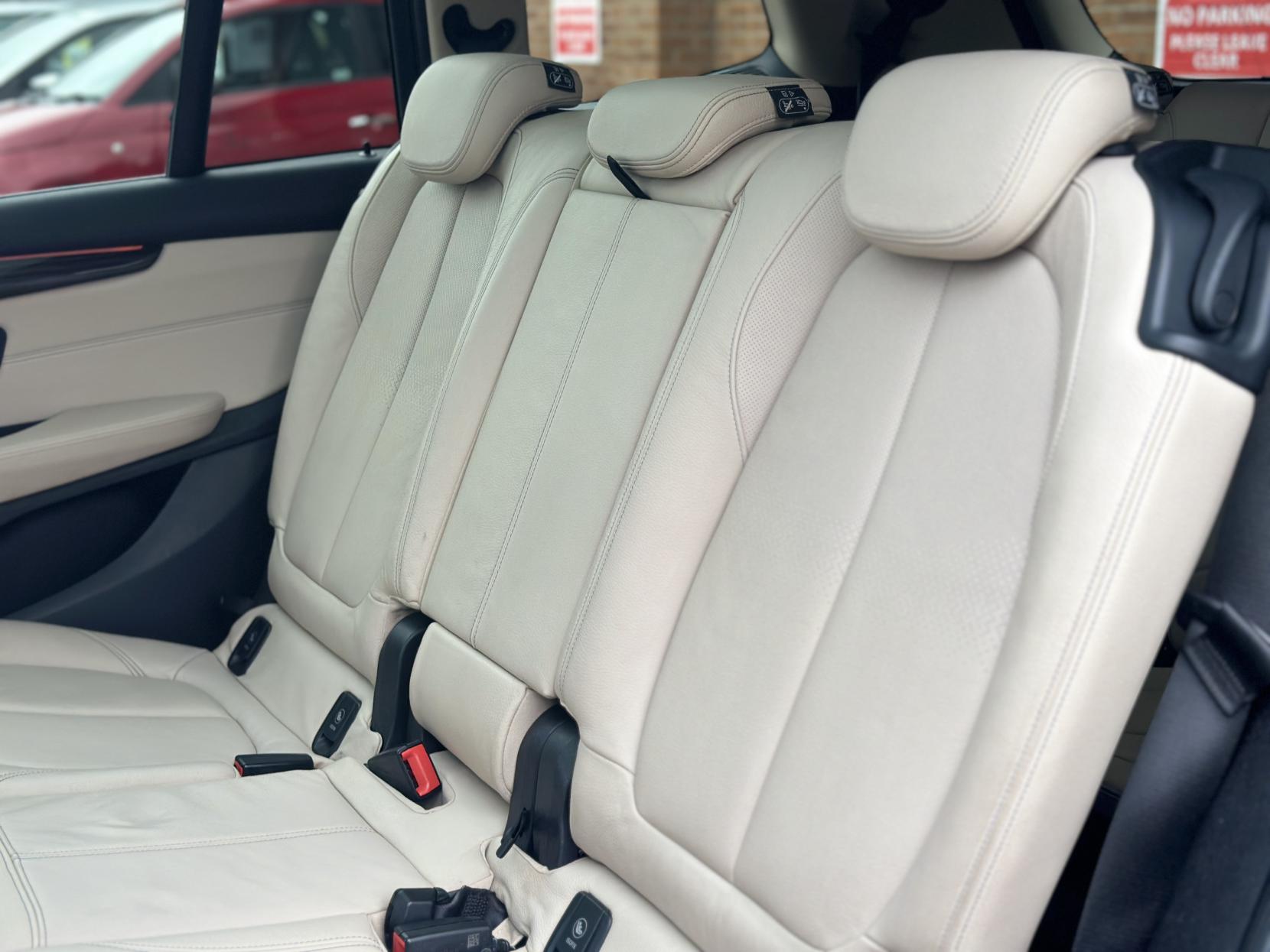 BMW 2 Series Gran Tourer 2.0 220d Luxury MPV 5dr Diesel Auto Euro 6 (s/s) (190 ps)