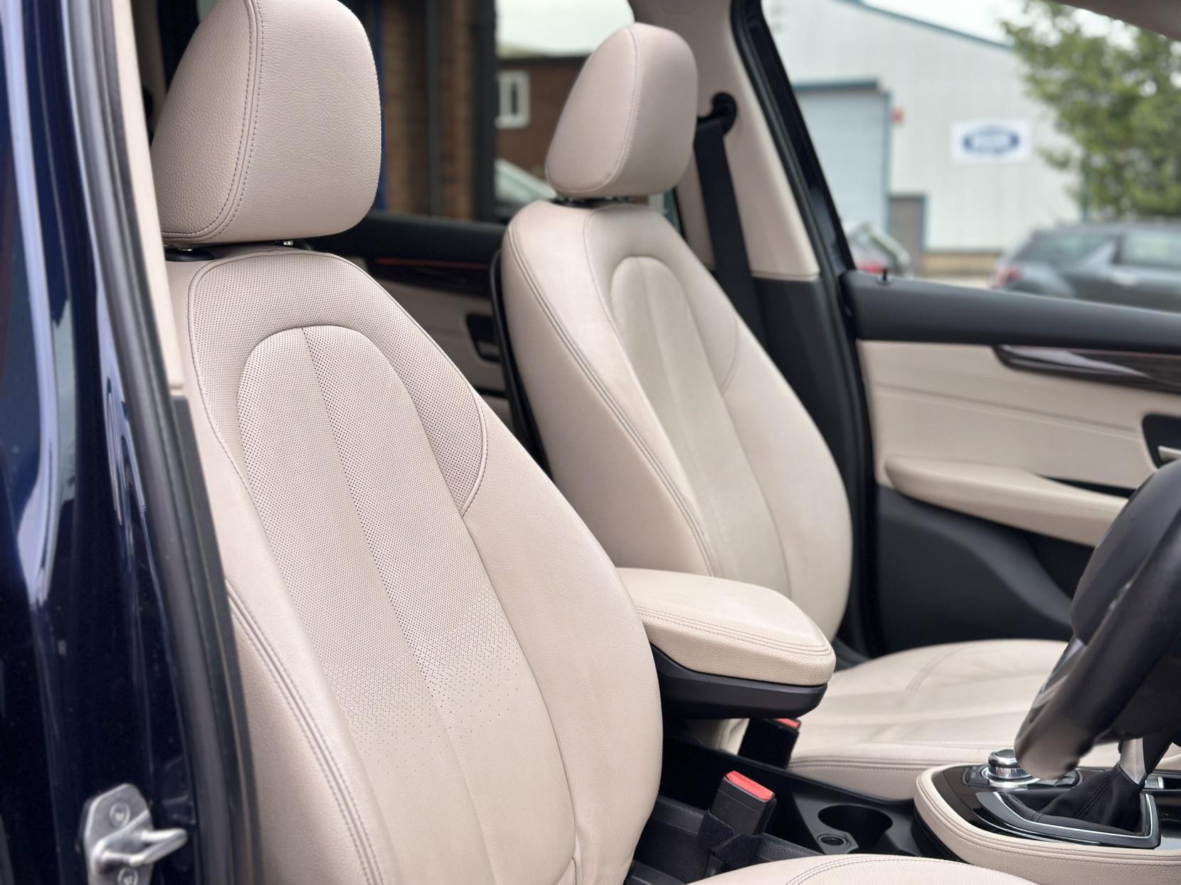 BMW 2 Series Gran Tourer 2.0 220d Luxury MPV 5dr Diesel Auto Euro 6 (s/s) (190 ps)