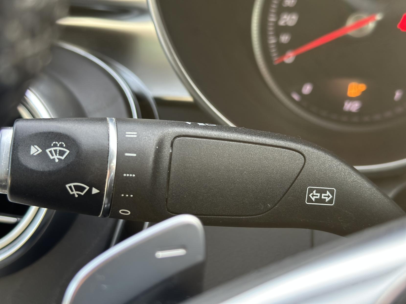Mercedes-Benz C Class 2.1 C300h BlueTEC AMG Line Saloon 4dr Diesel Hybrid G-Tronic+ Euro 6 (s/s) (231 ps)
