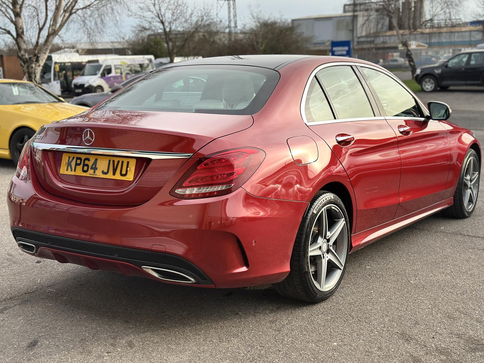 Mercedes-Benz C Class 2.1 C300h BlueTEC AMG Line Saloon 4dr Diesel Hybrid G-Tronic+ Euro 6 (s/s) (231 ps)