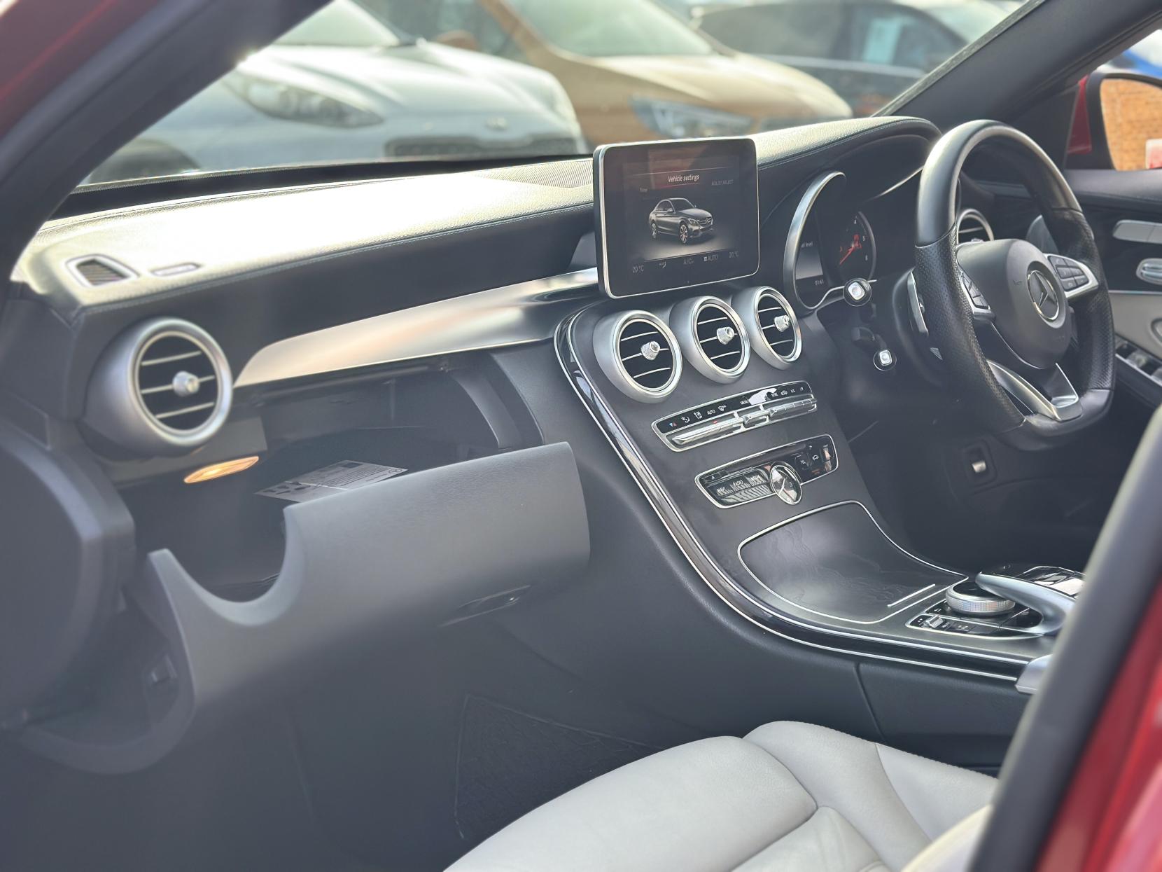 Mercedes-Benz C Class 2.1 C300h BlueTEC AMG Line Saloon 4dr Diesel Hybrid G-Tronic+ Euro 6 (s/s) (231 ps)