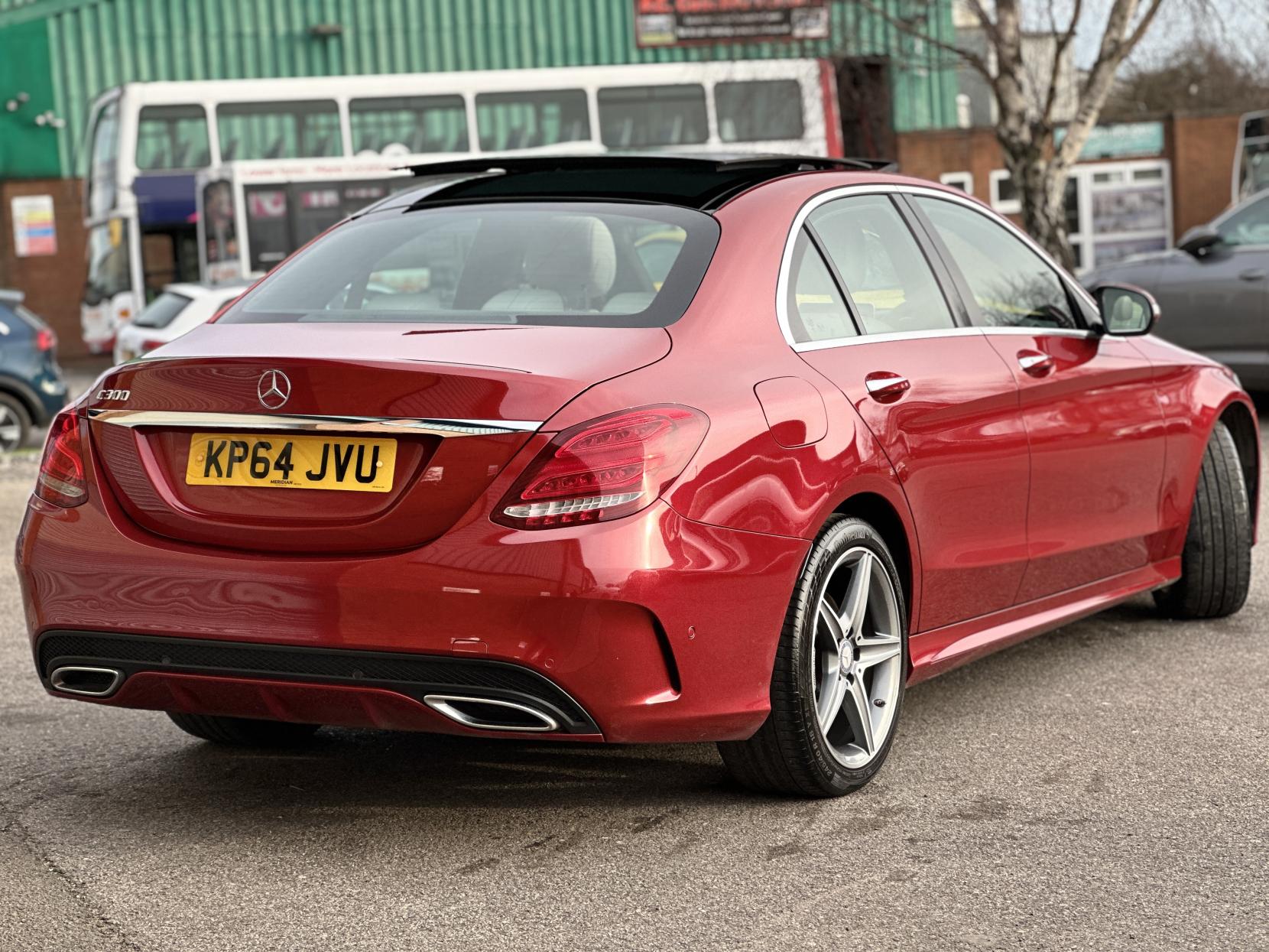 Mercedes-Benz C Class 2.1 C300h BlueTEC AMG Line Saloon 4dr Diesel Hybrid G-Tronic+ Euro 6 (s/s) (231 ps)